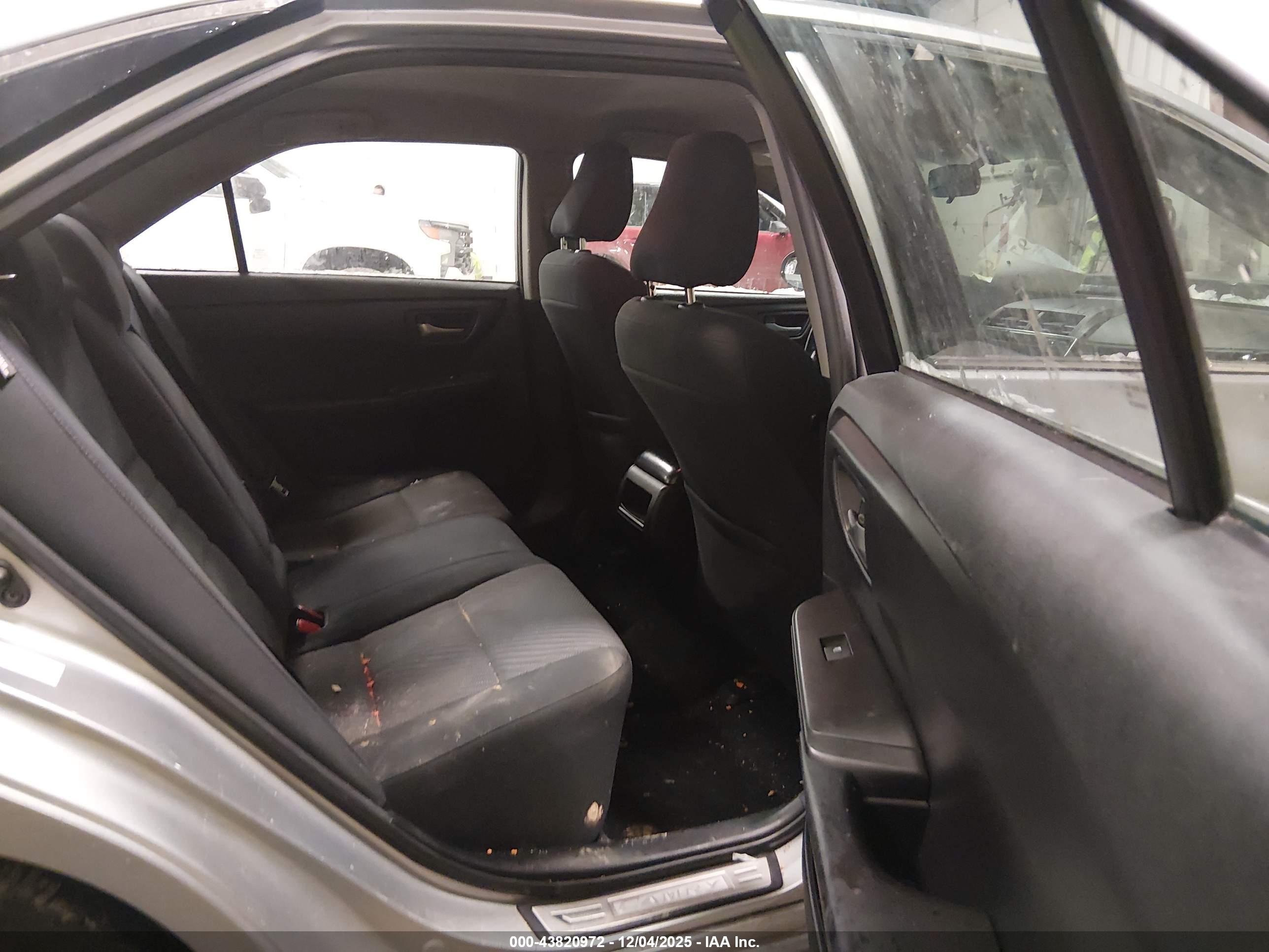 TOYOTA CAMRY image 8
