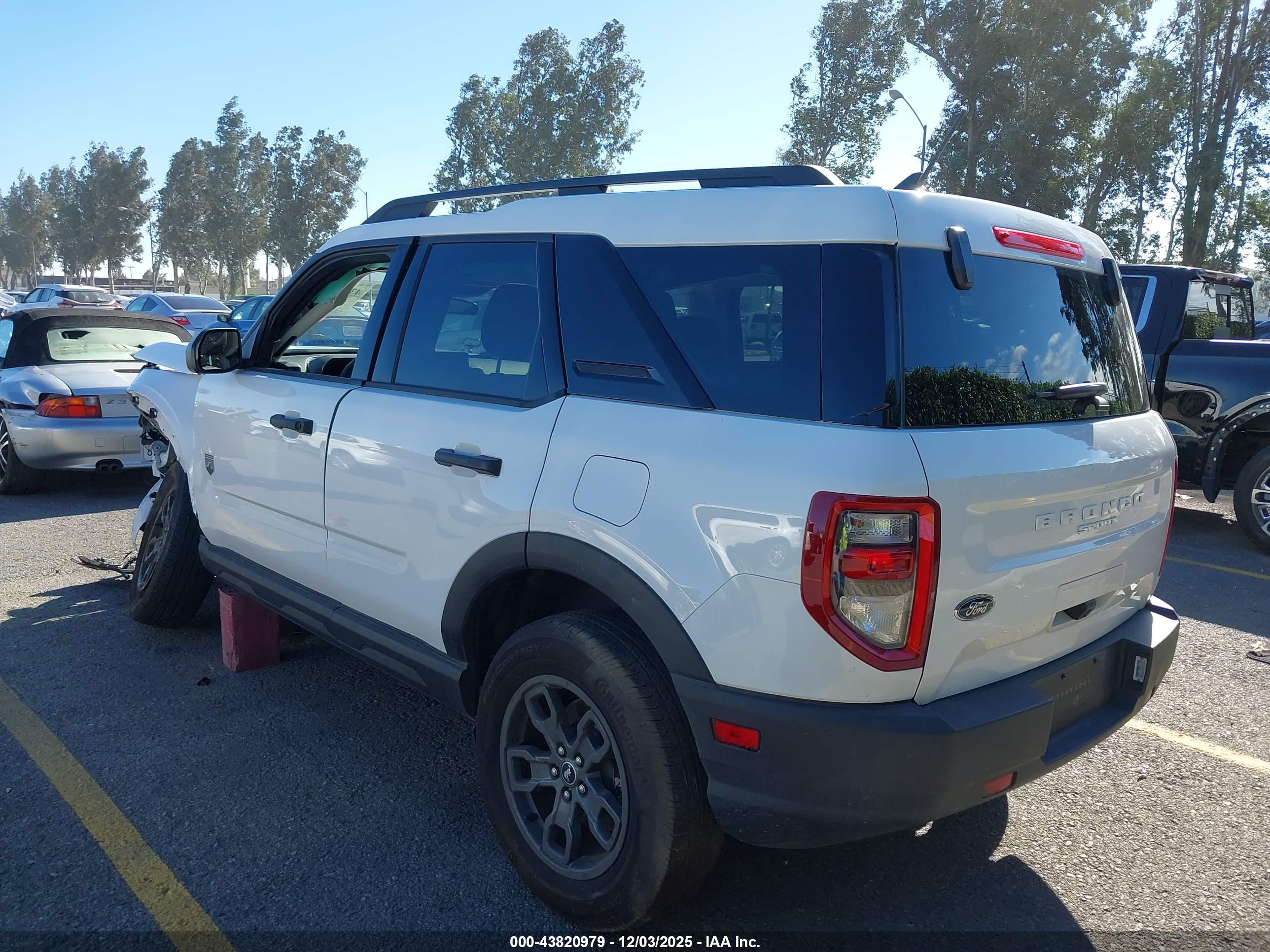 FORD BRONCO image 3