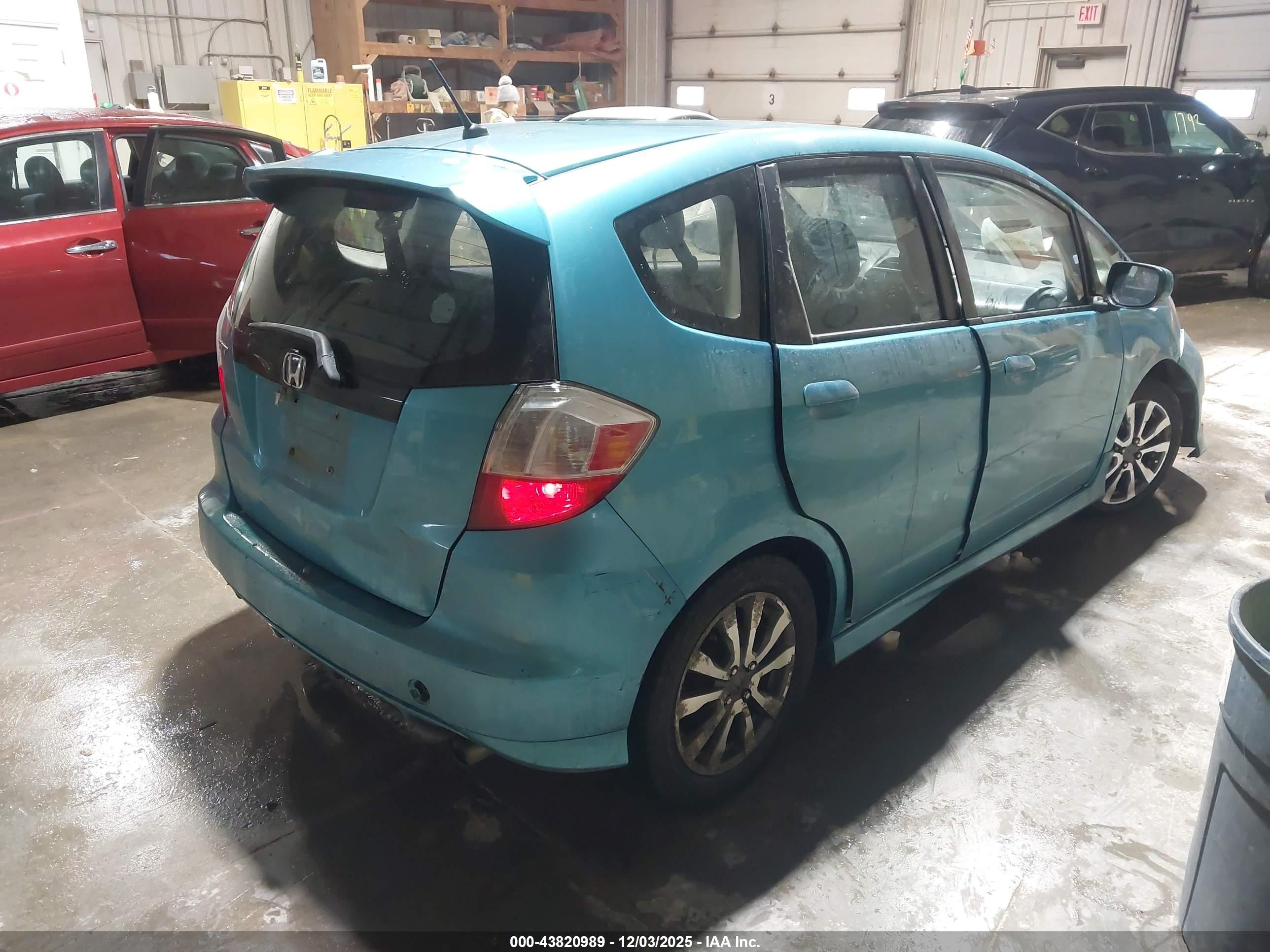 HONDA FIT image 3
