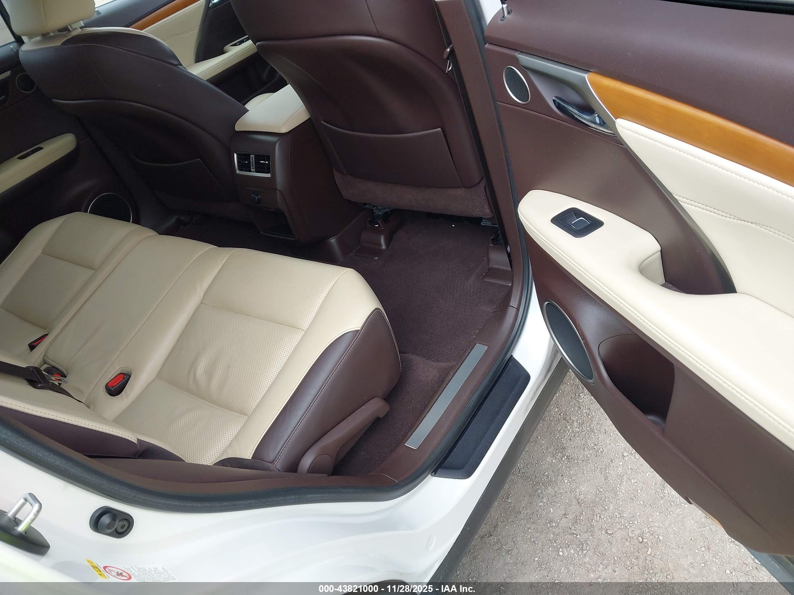 LEXUS RX image 8