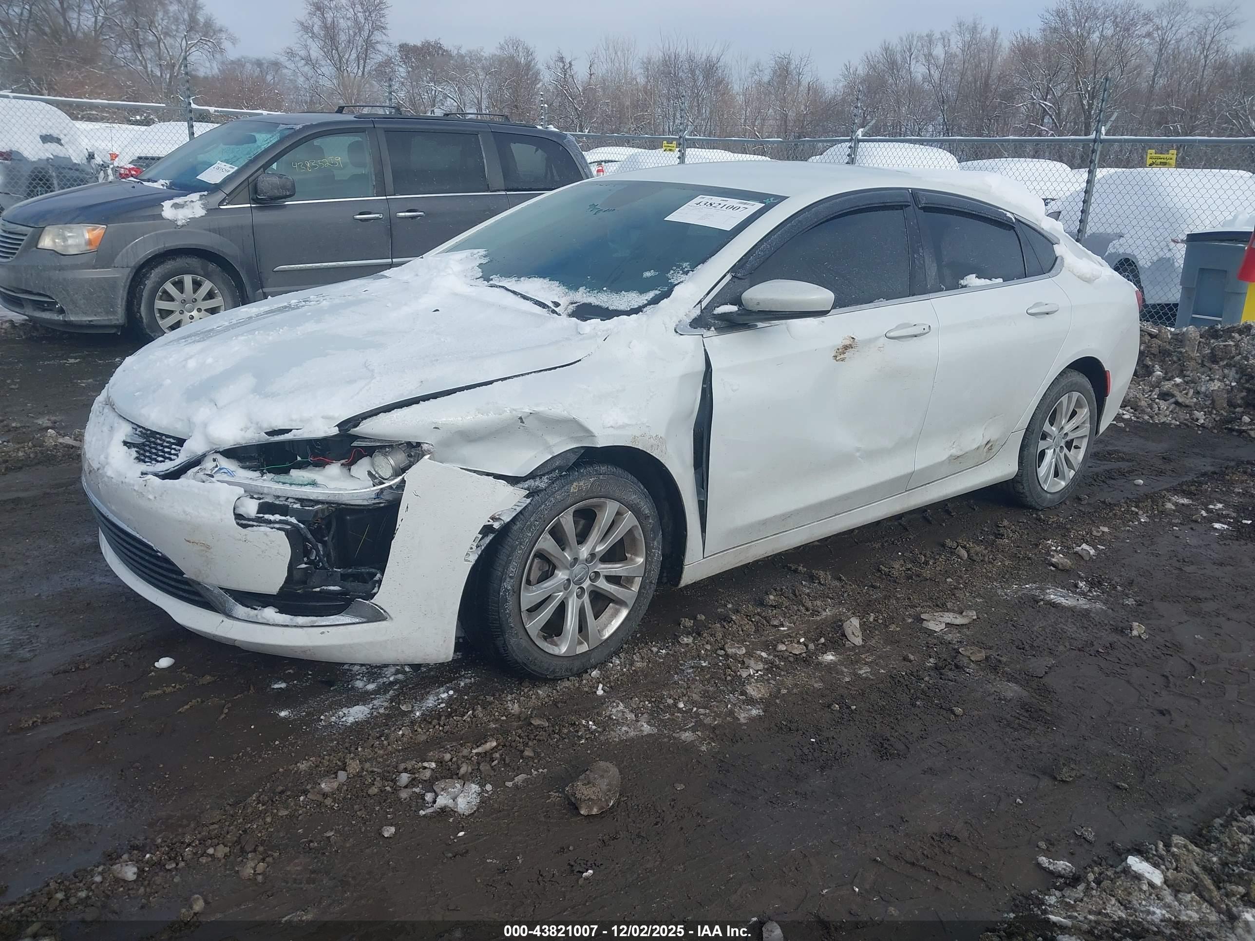 CHRYSLER 200 image 2