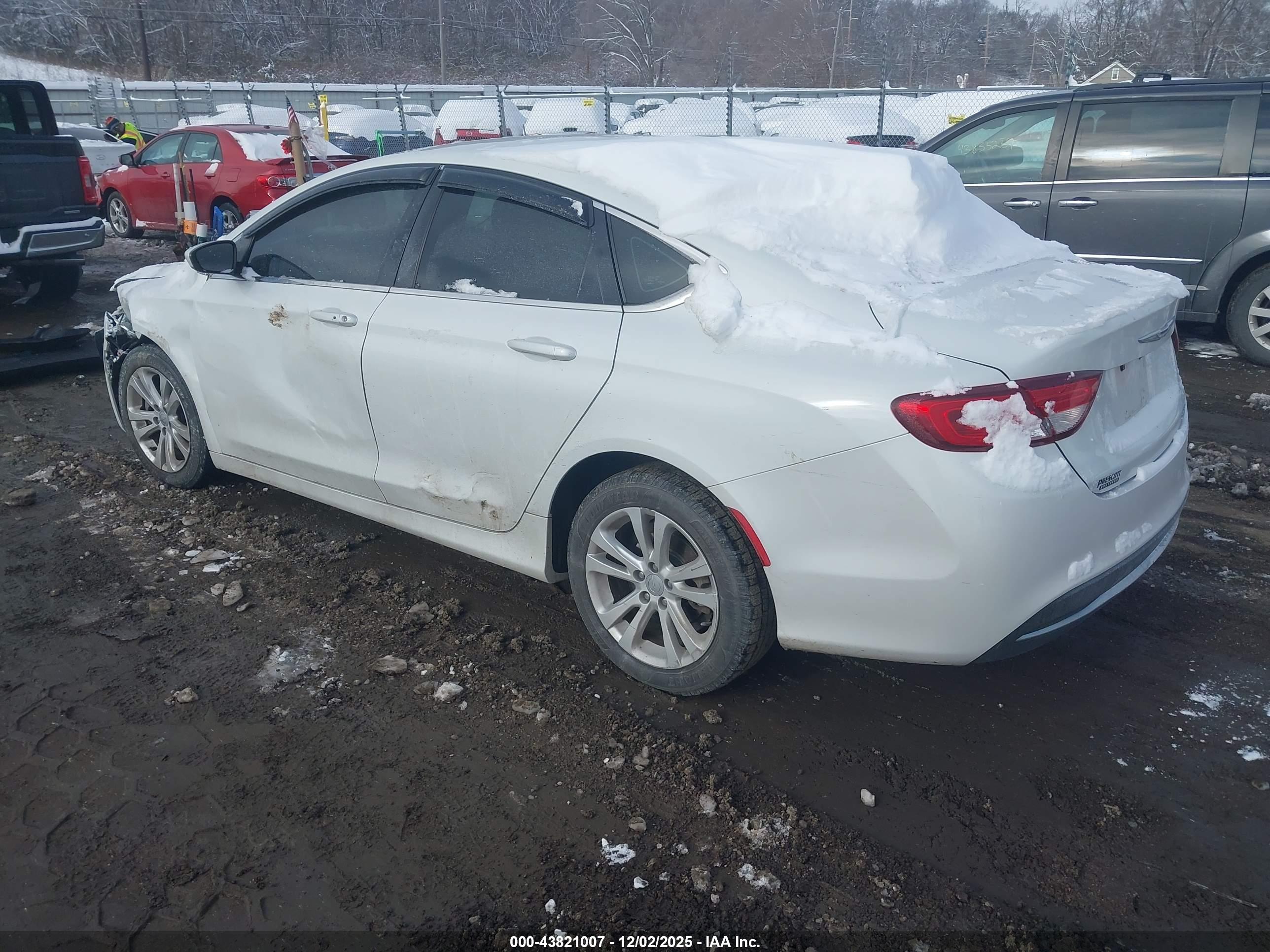 CHRYSLER 200 image 3