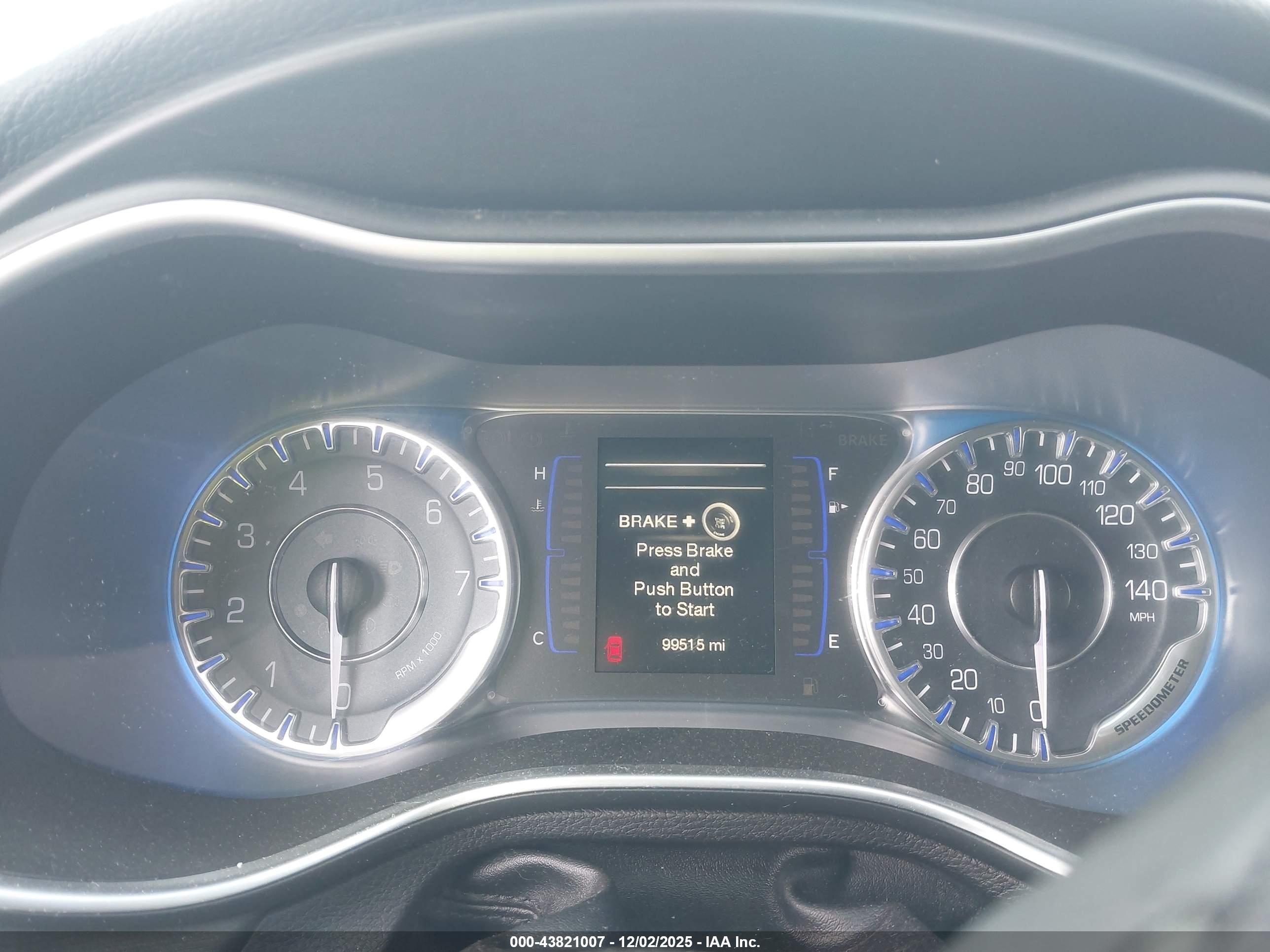 CHRYSLER 200 image 7