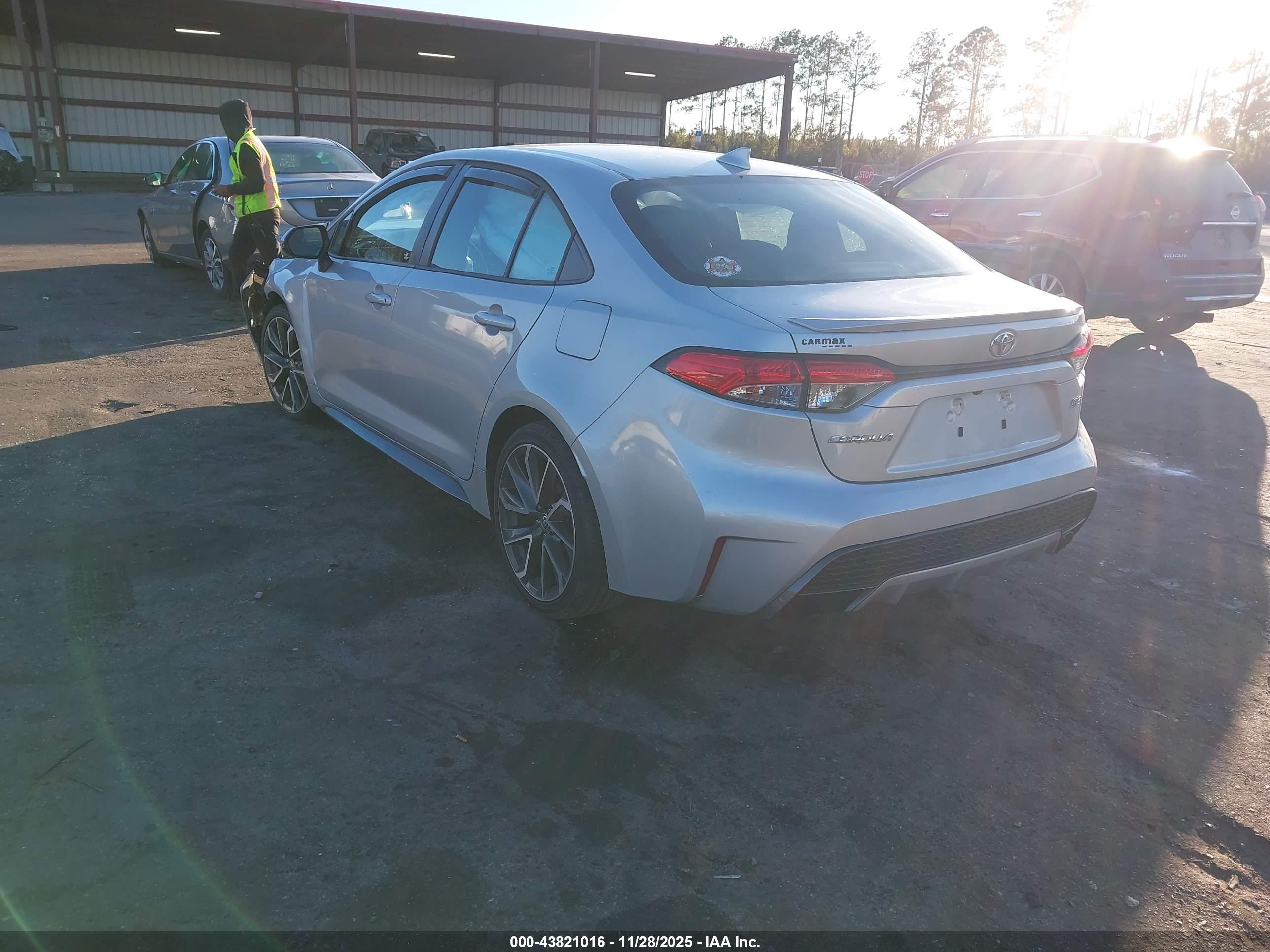 TOYOTA COROLLA image 3