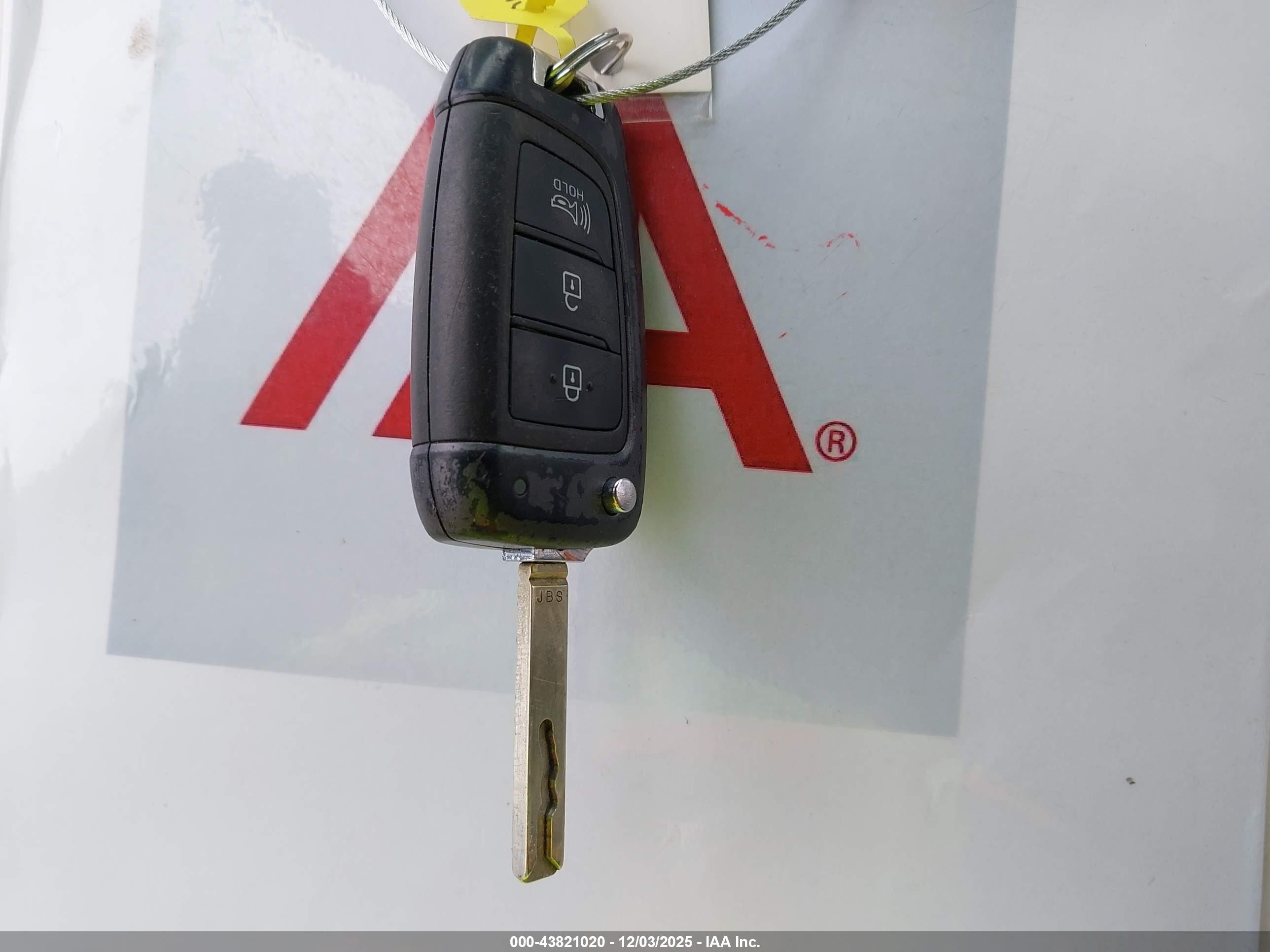 HYUNDAI TUCSON image 11