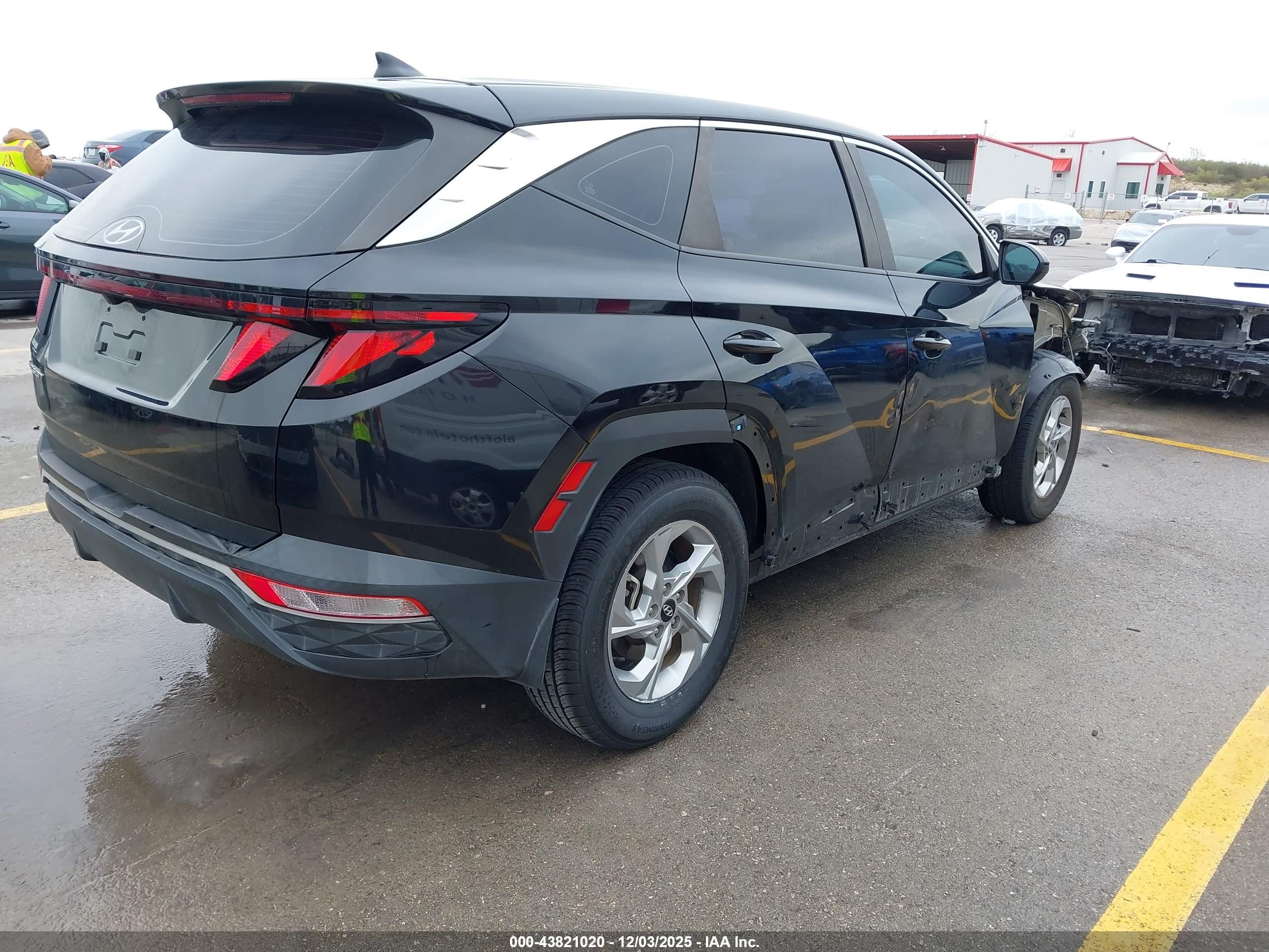 HYUNDAI TUCSON image 4