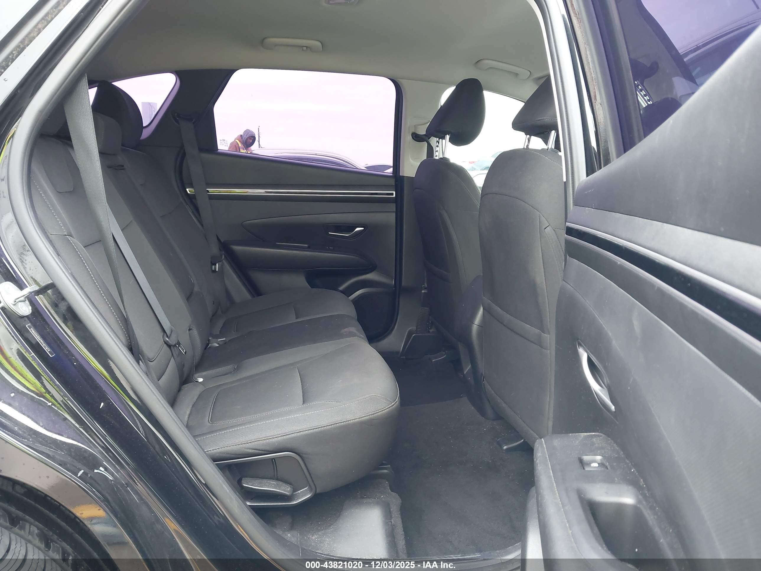 HYUNDAI TUCSON image 8