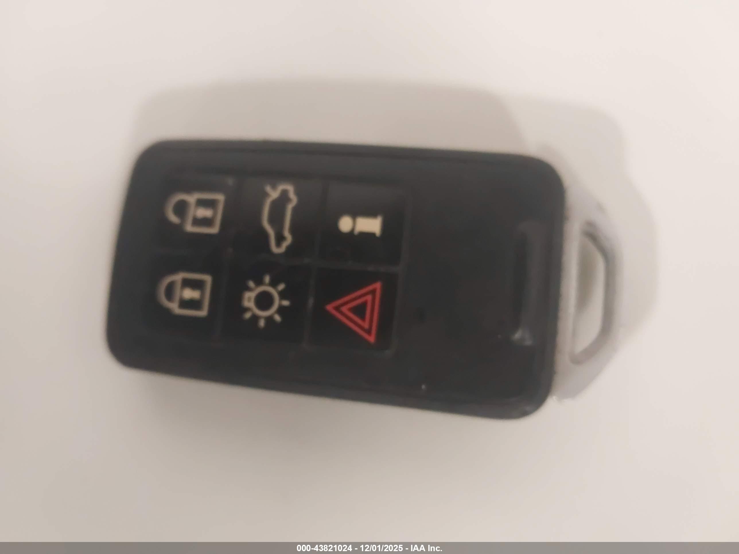 VOLVO S60 image 11