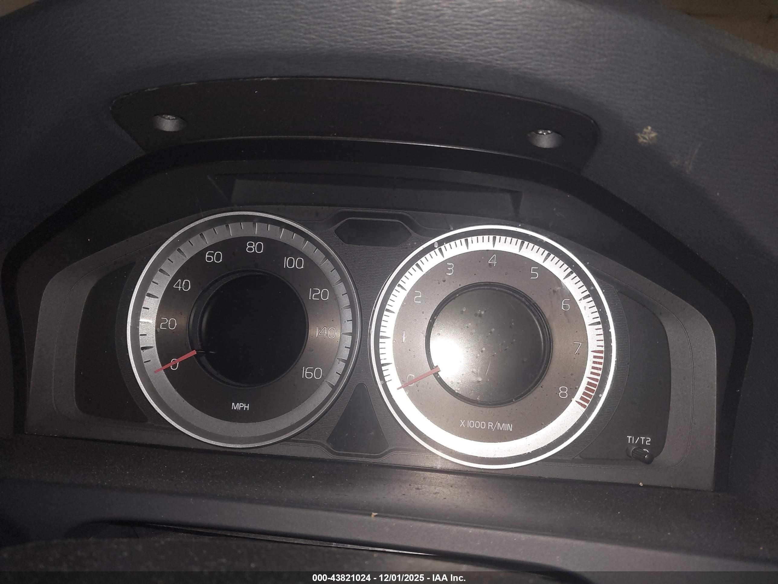 VOLVO S60 image 7