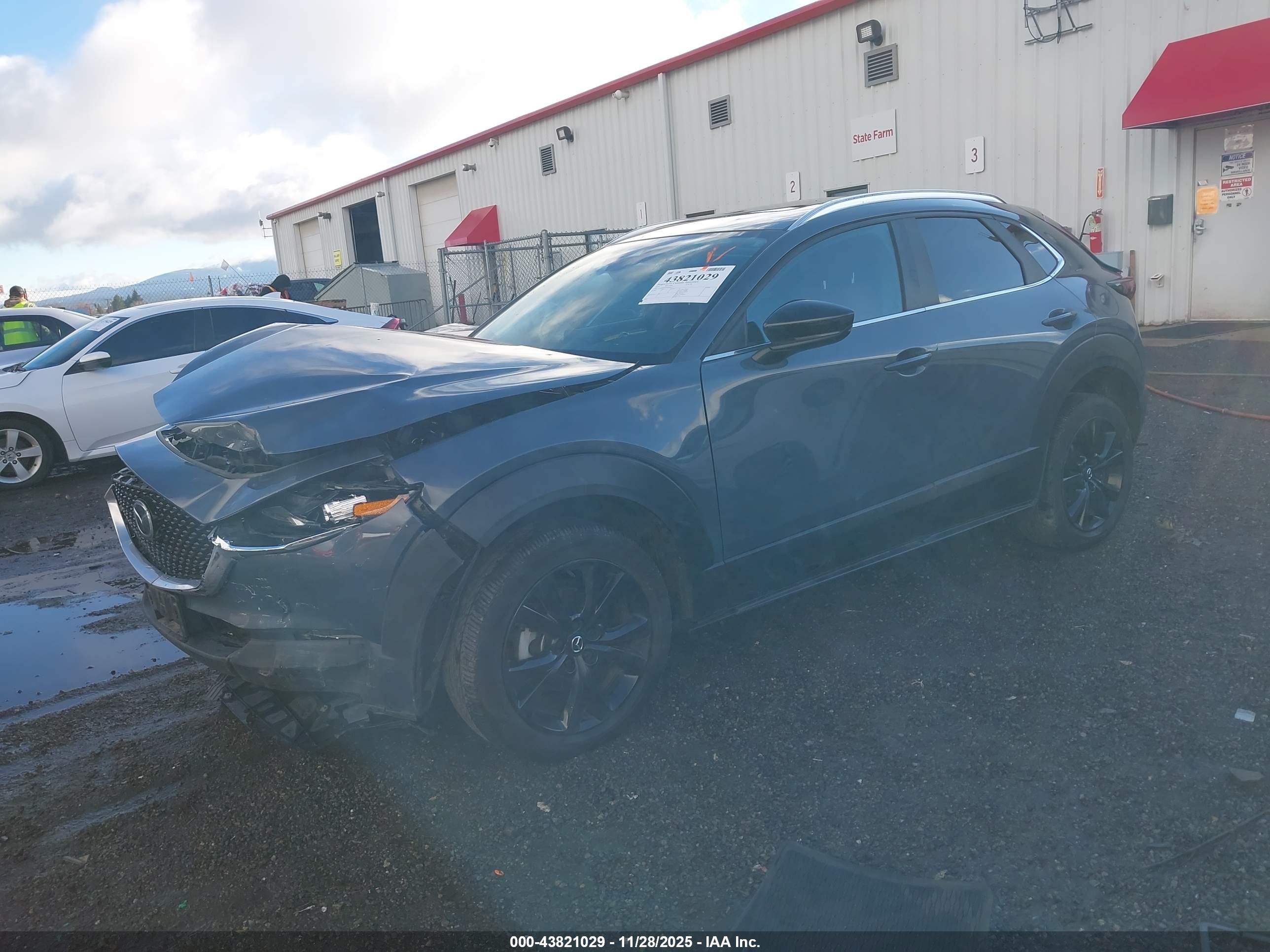 MAZDA CX-30 image 2