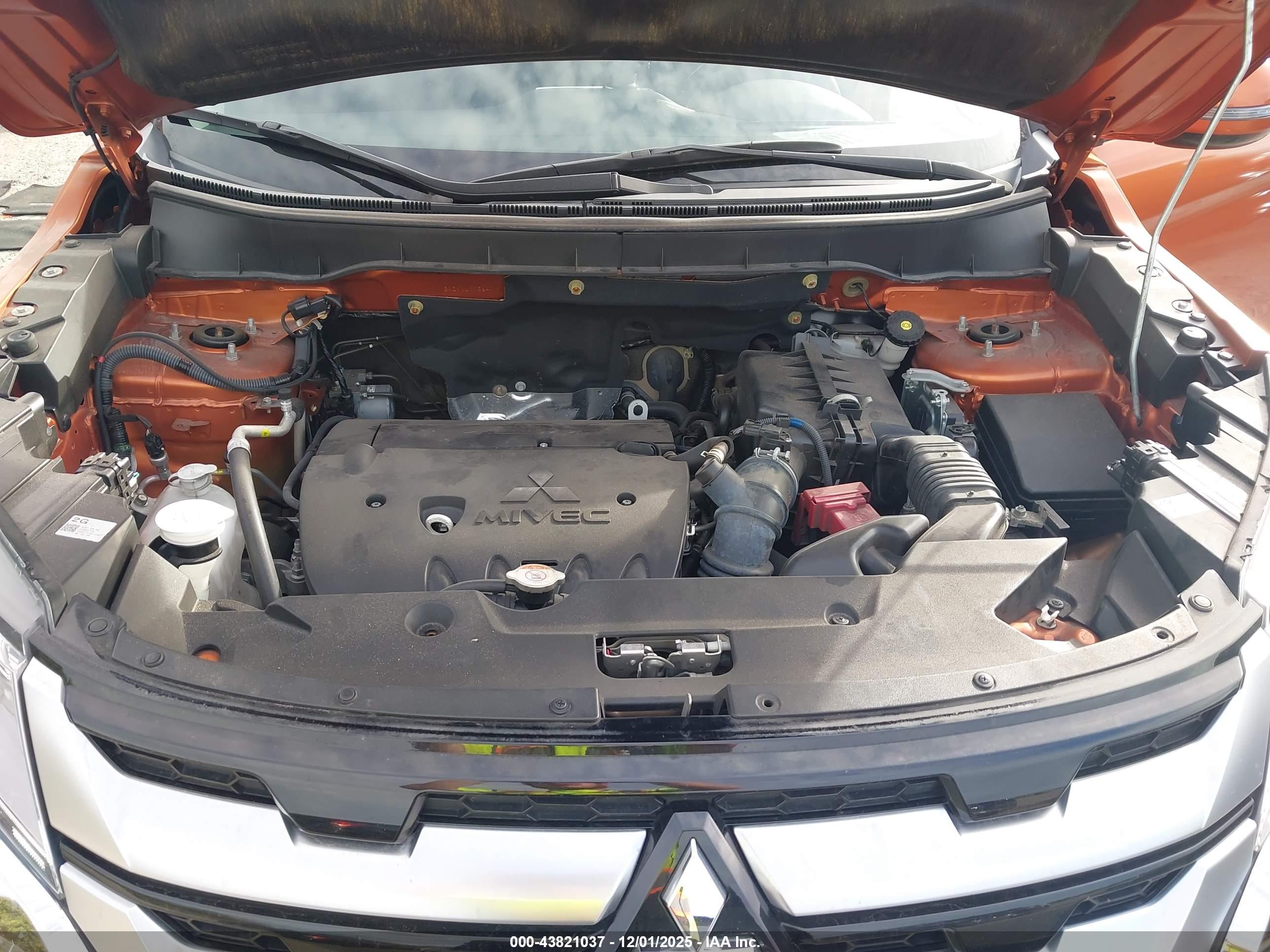 MITSUBISHI OUTLANDER image 10