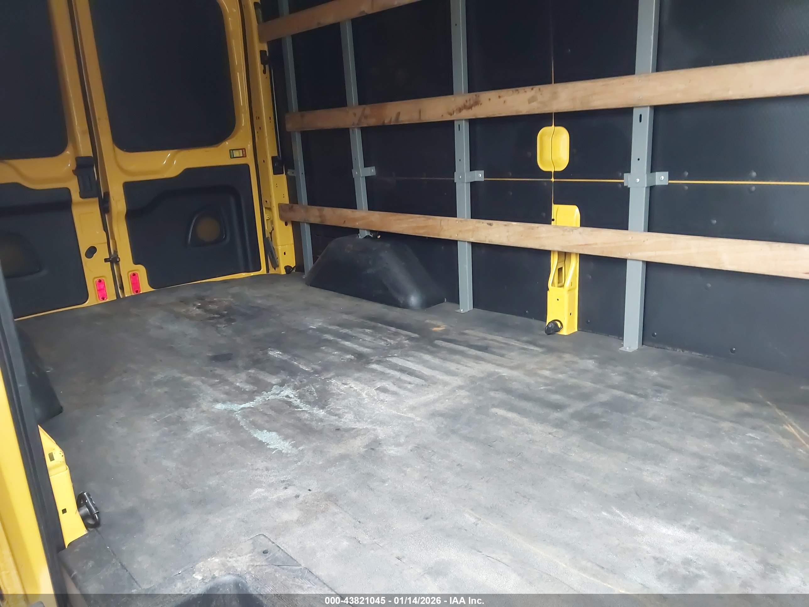 FORD TRANSIT-250 image 8