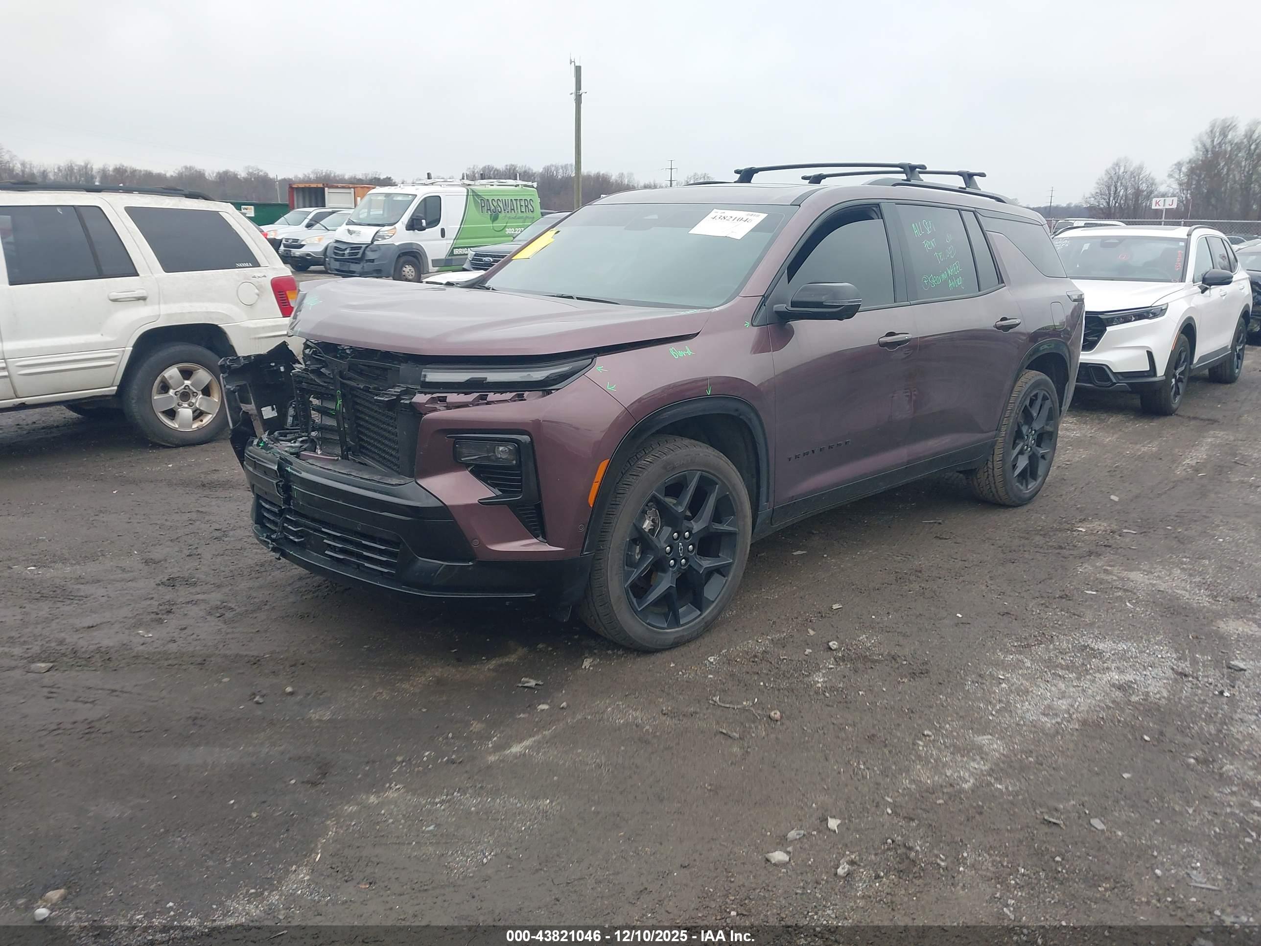 CHEVROLET TRAVERSE image 2