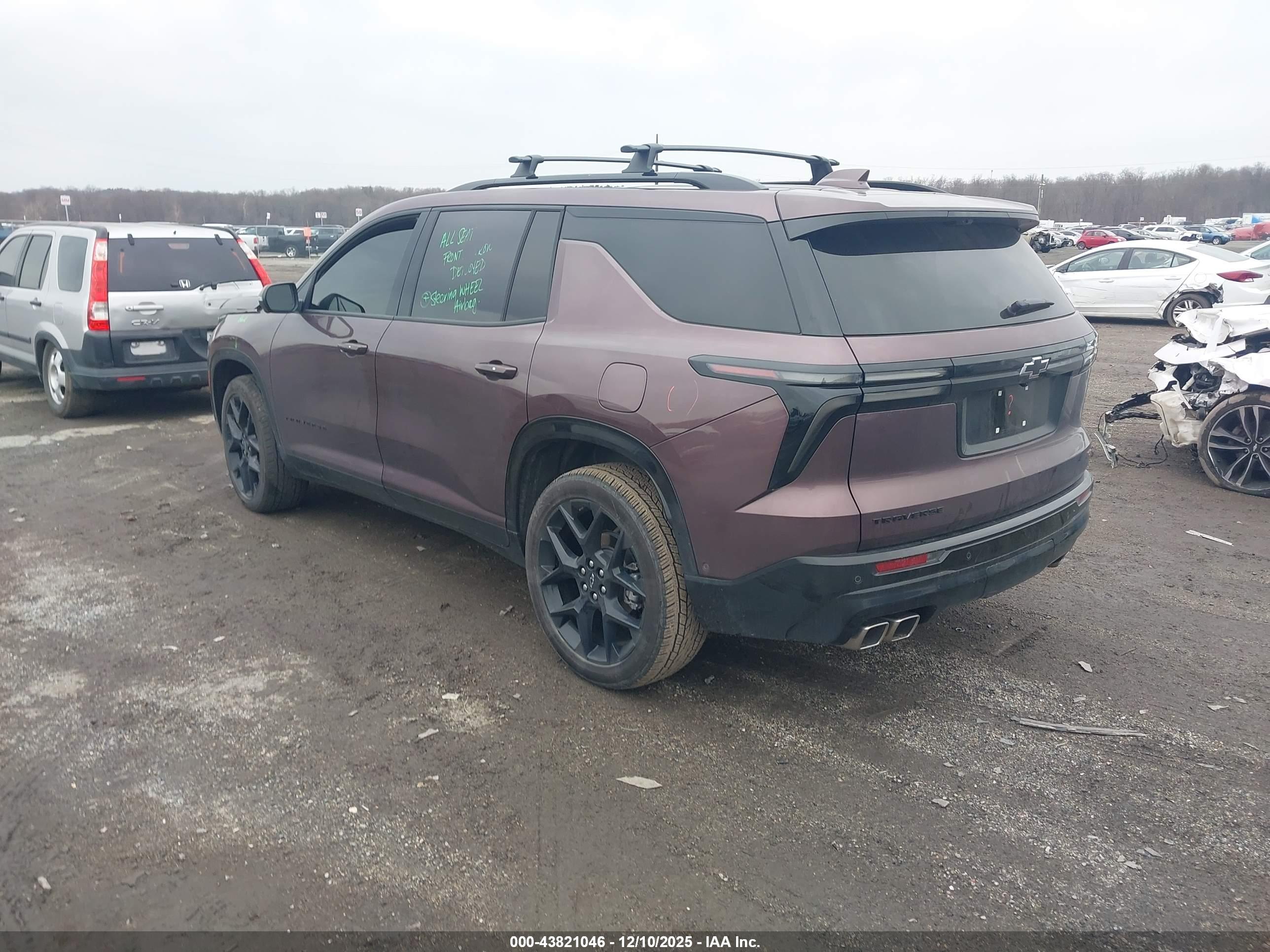 CHEVROLET TRAVERSE image 3