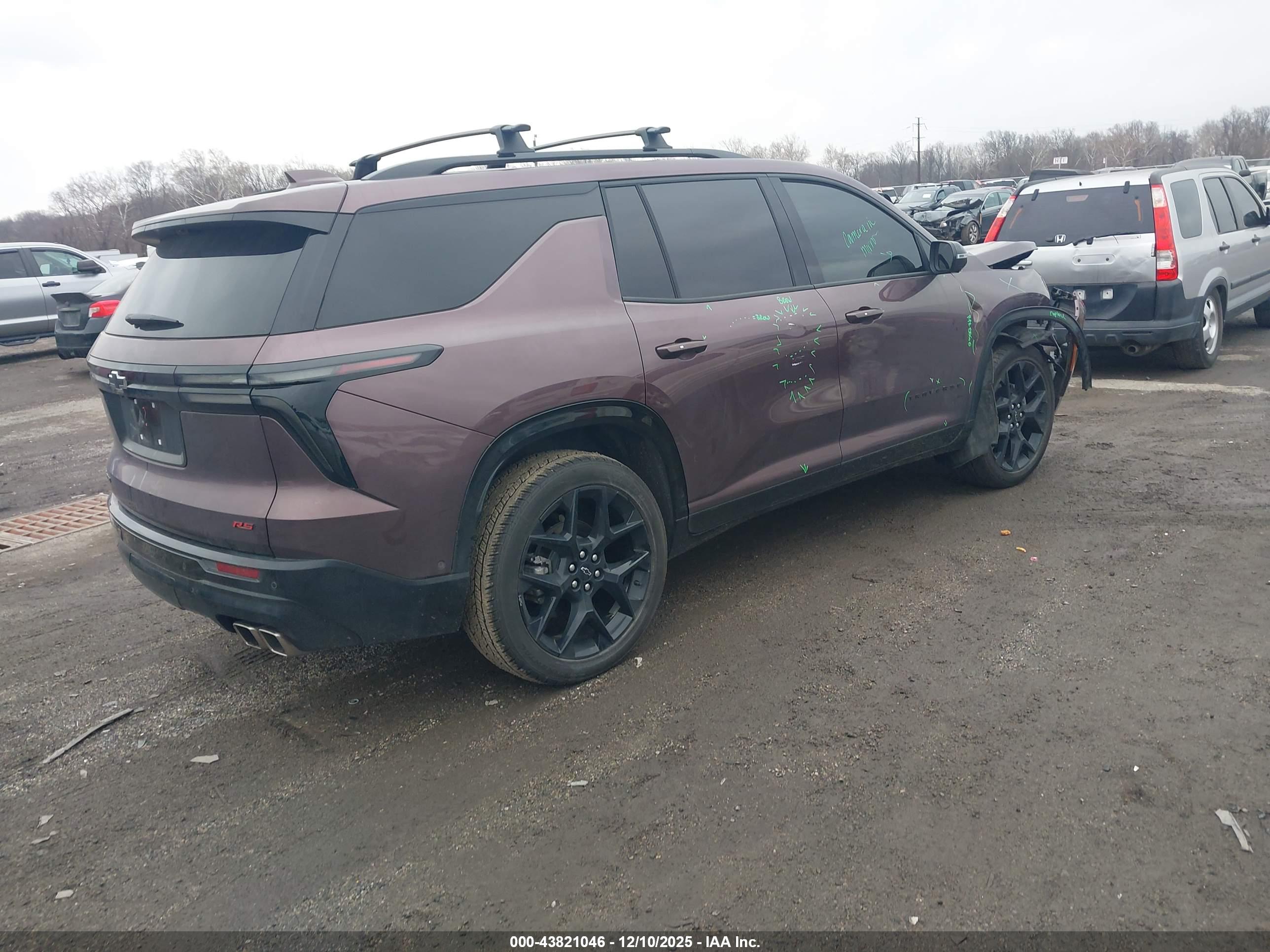 CHEVROLET TRAVERSE image 4