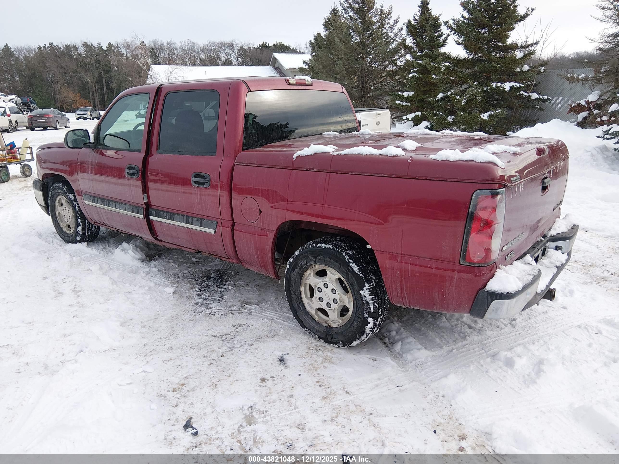 CHEVROLET SILVERADO image 3