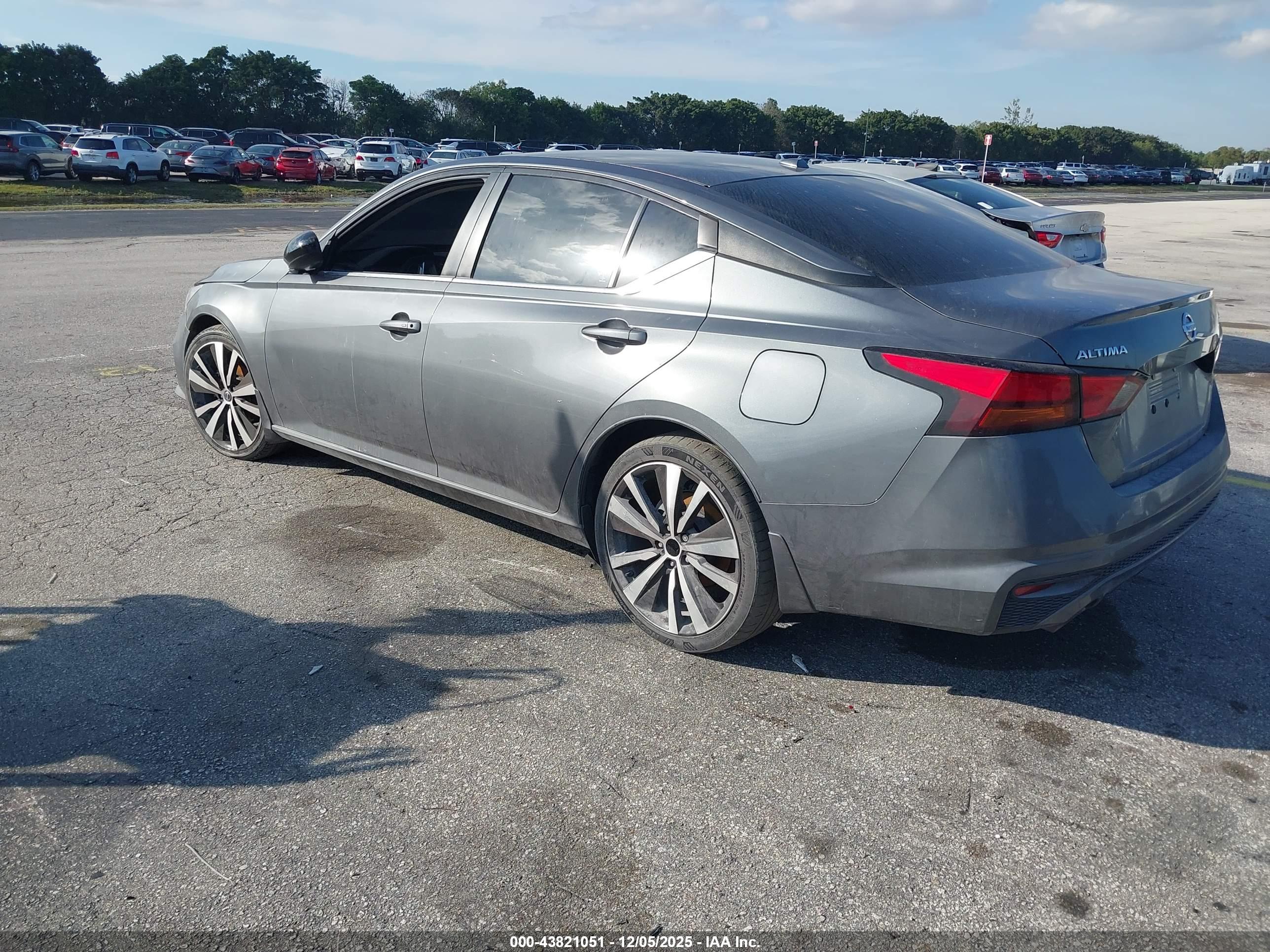 NISSAN ALTIMA image 3