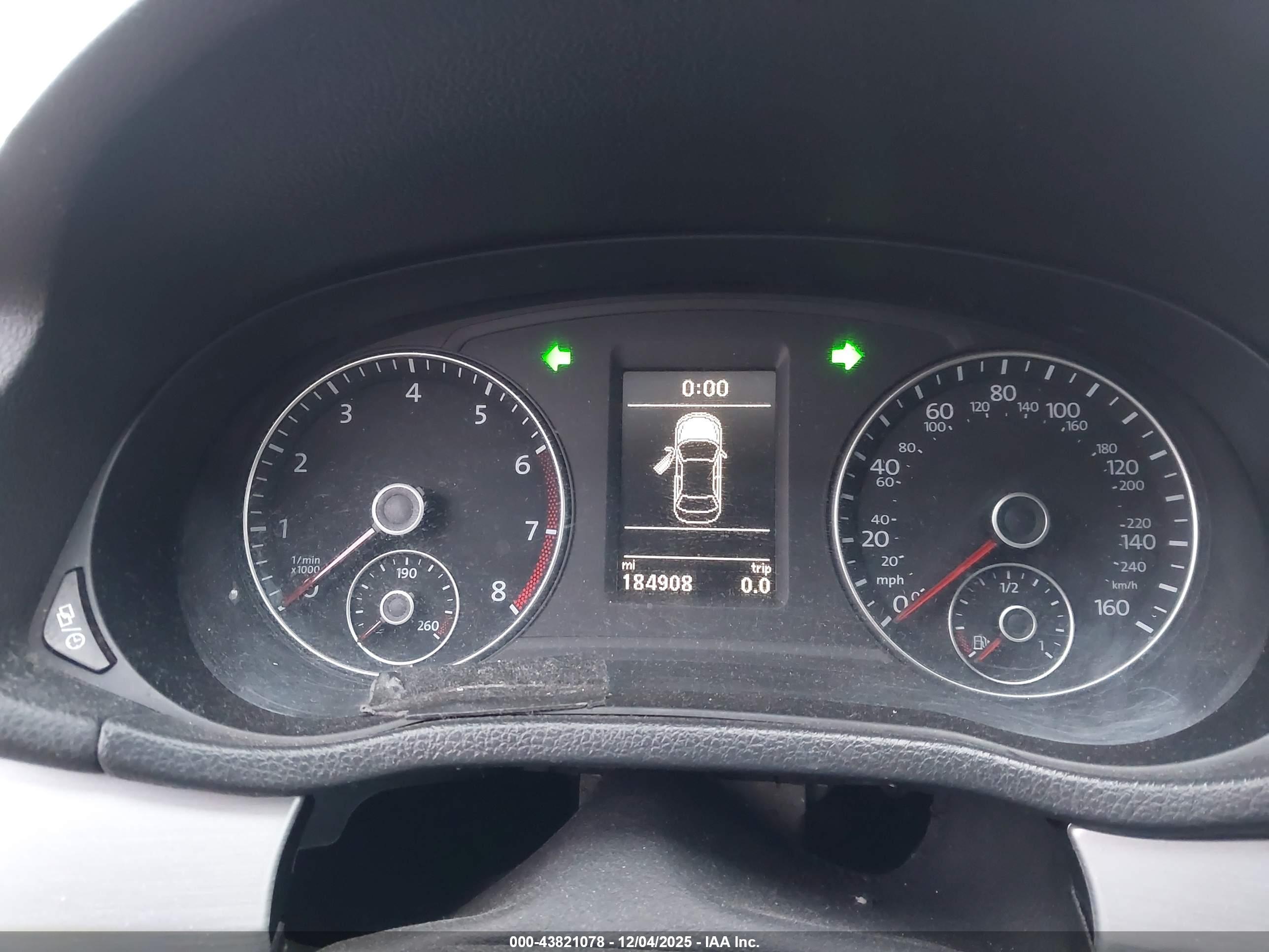 VOLKSWAGEN PASSAT image 7