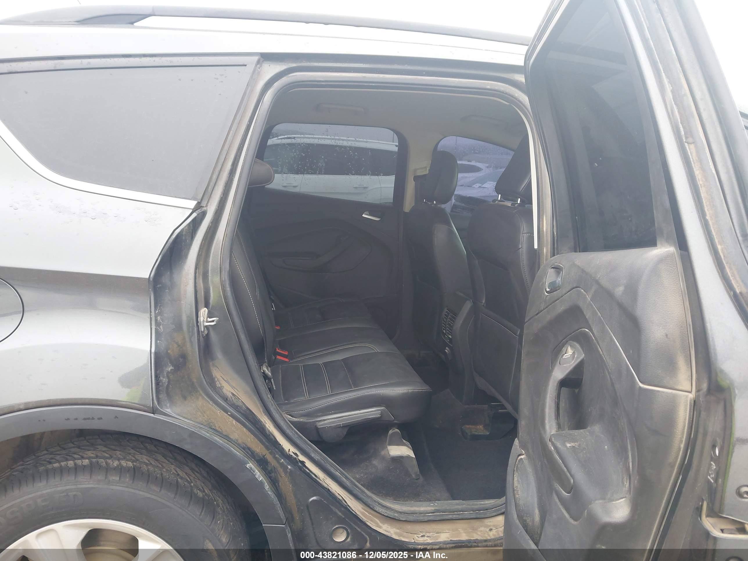 FORD ESCAPE image 8