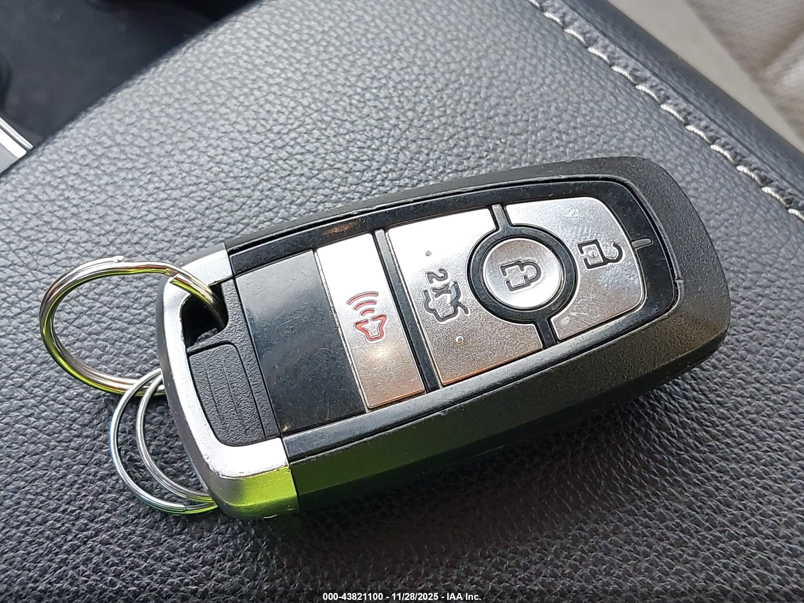 FORD FUSION image 11