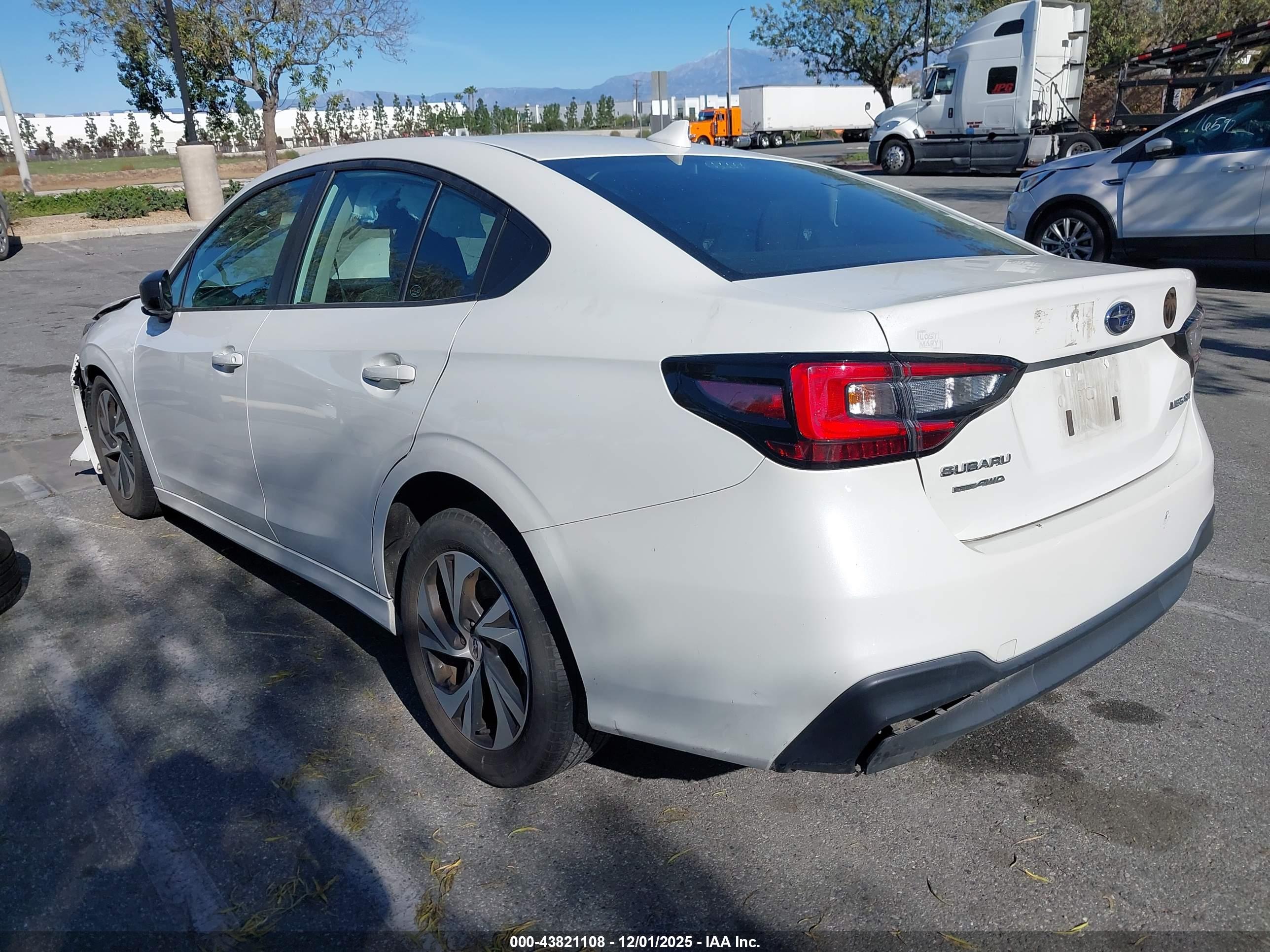 SUBARU LEGACY image 3
