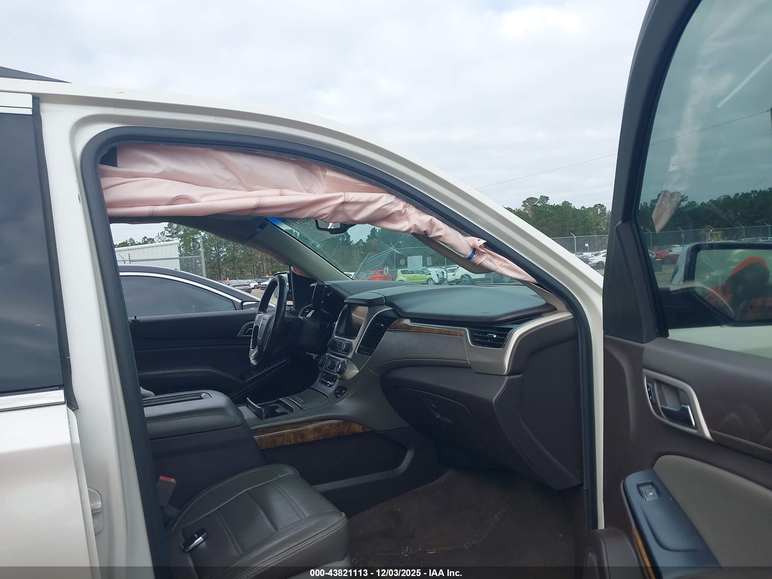 GMC YUKON image 5