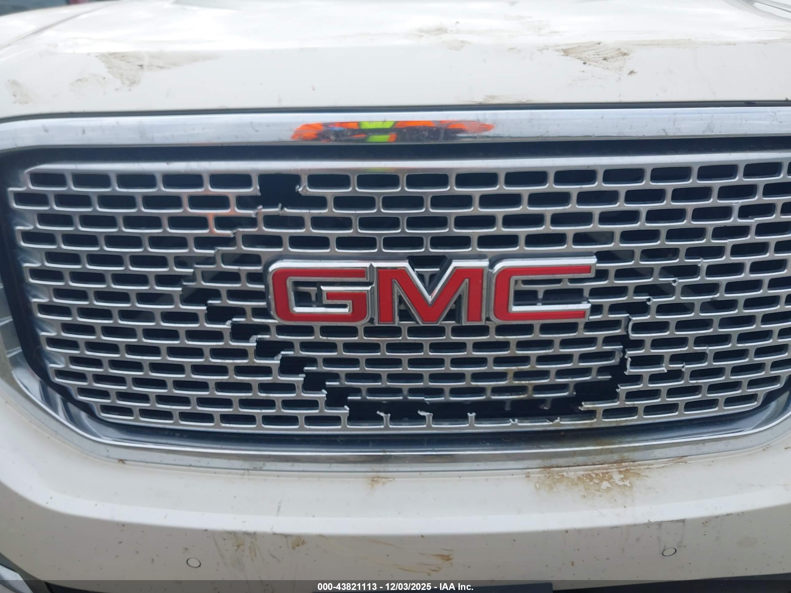 GMC YUKON image 6