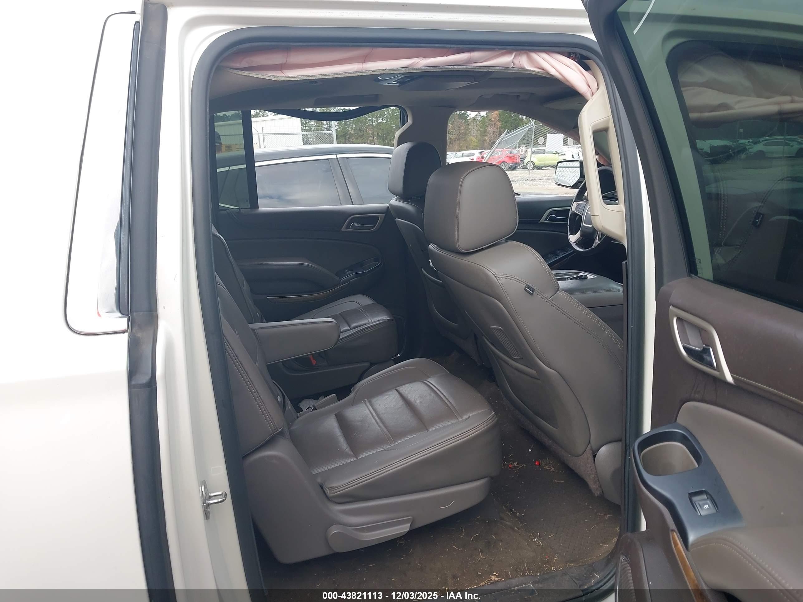 GMC YUKON image 8