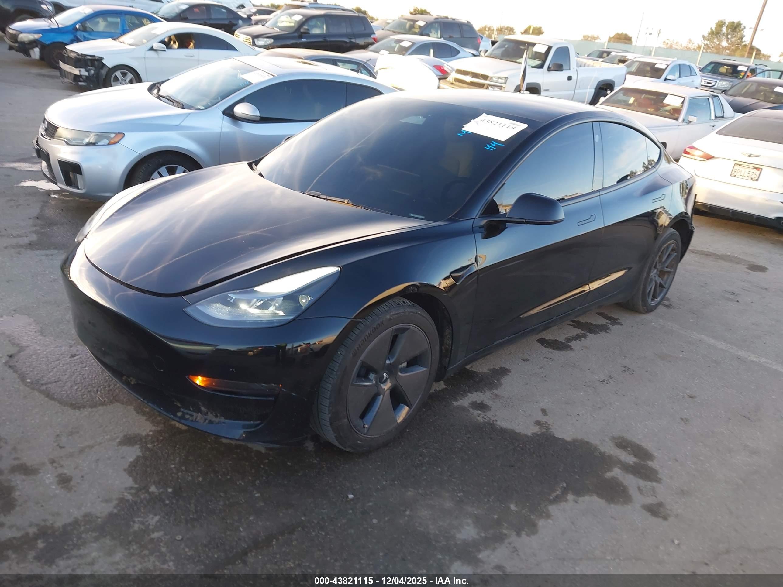 TESLA MODEL image 2