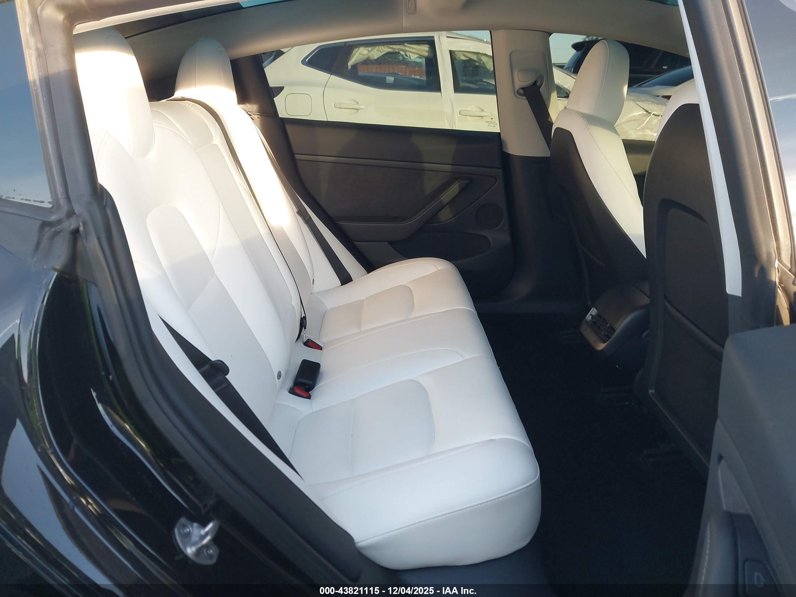 TESLA MODEL image 8