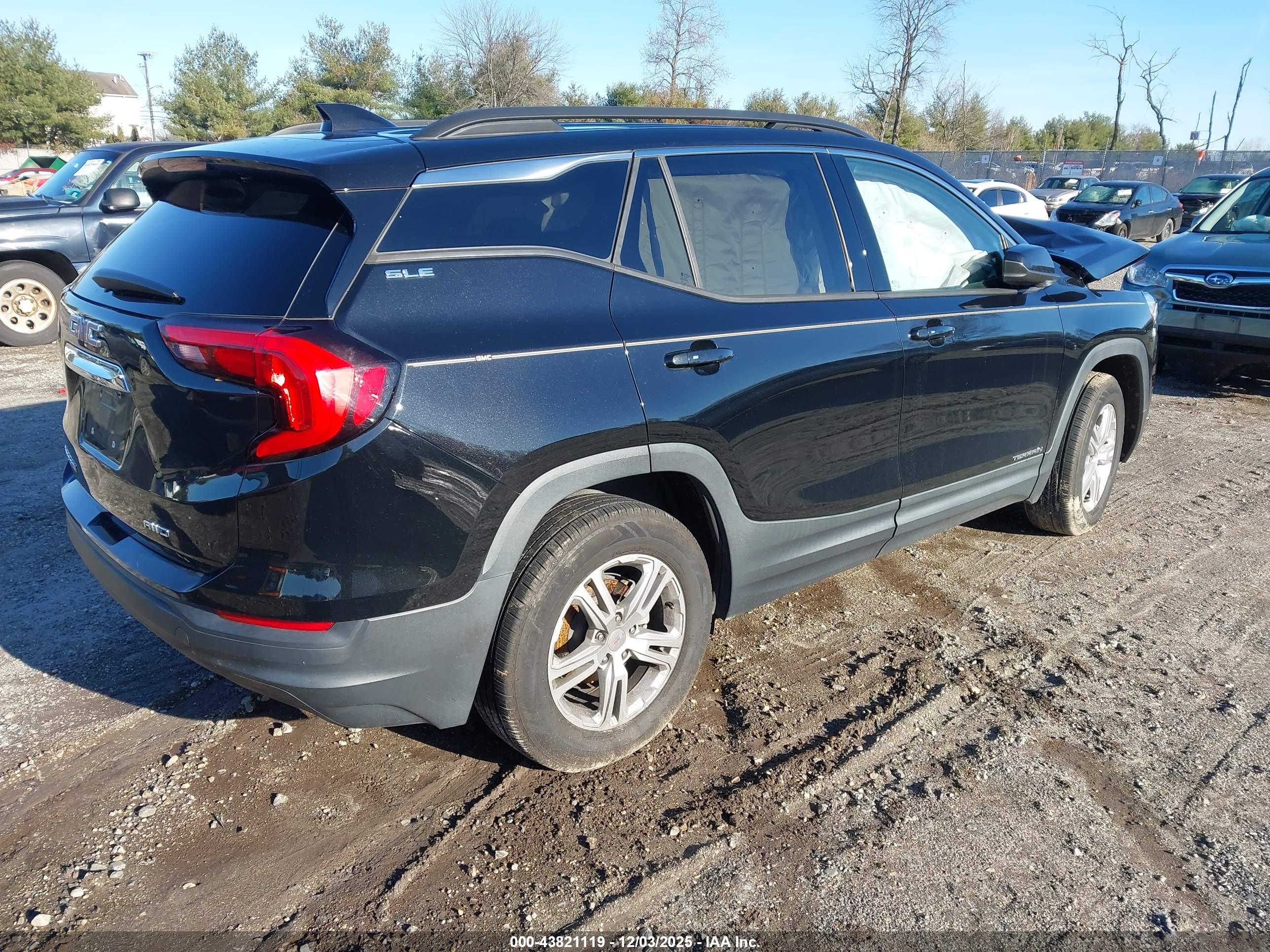 GMC TERRAIN image 4