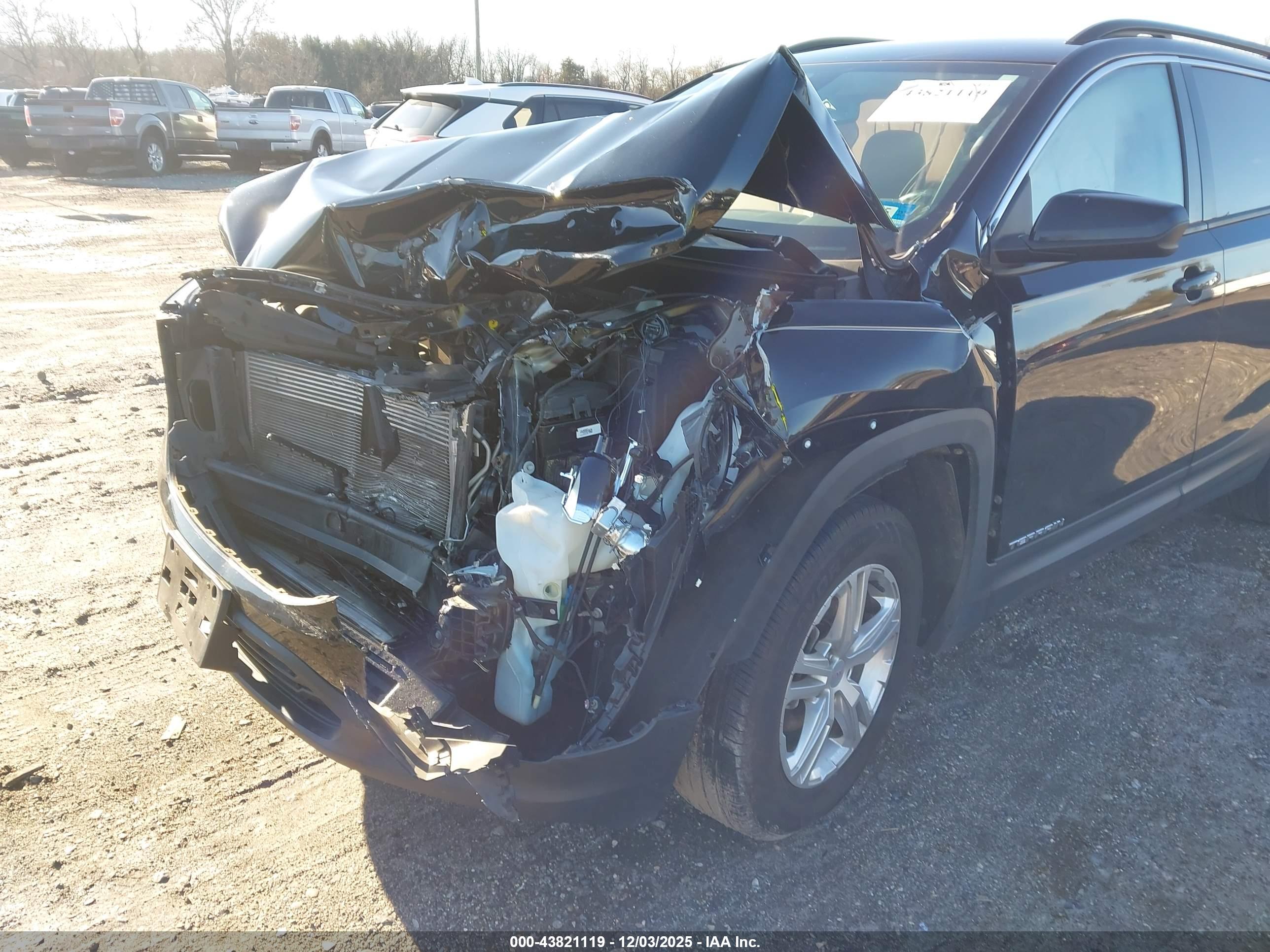GMC TERRAIN image 6