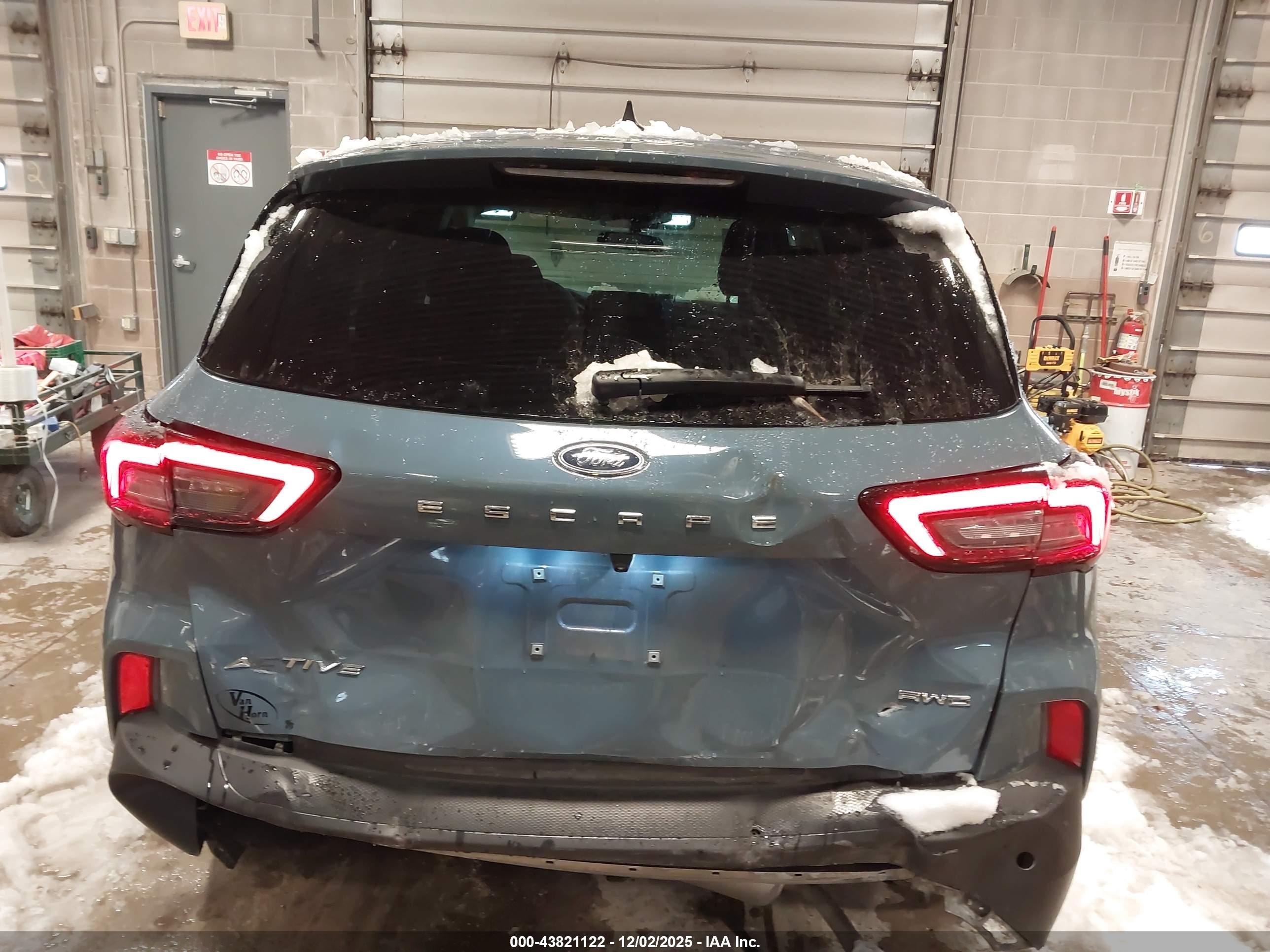FORD ESCAPE image 6