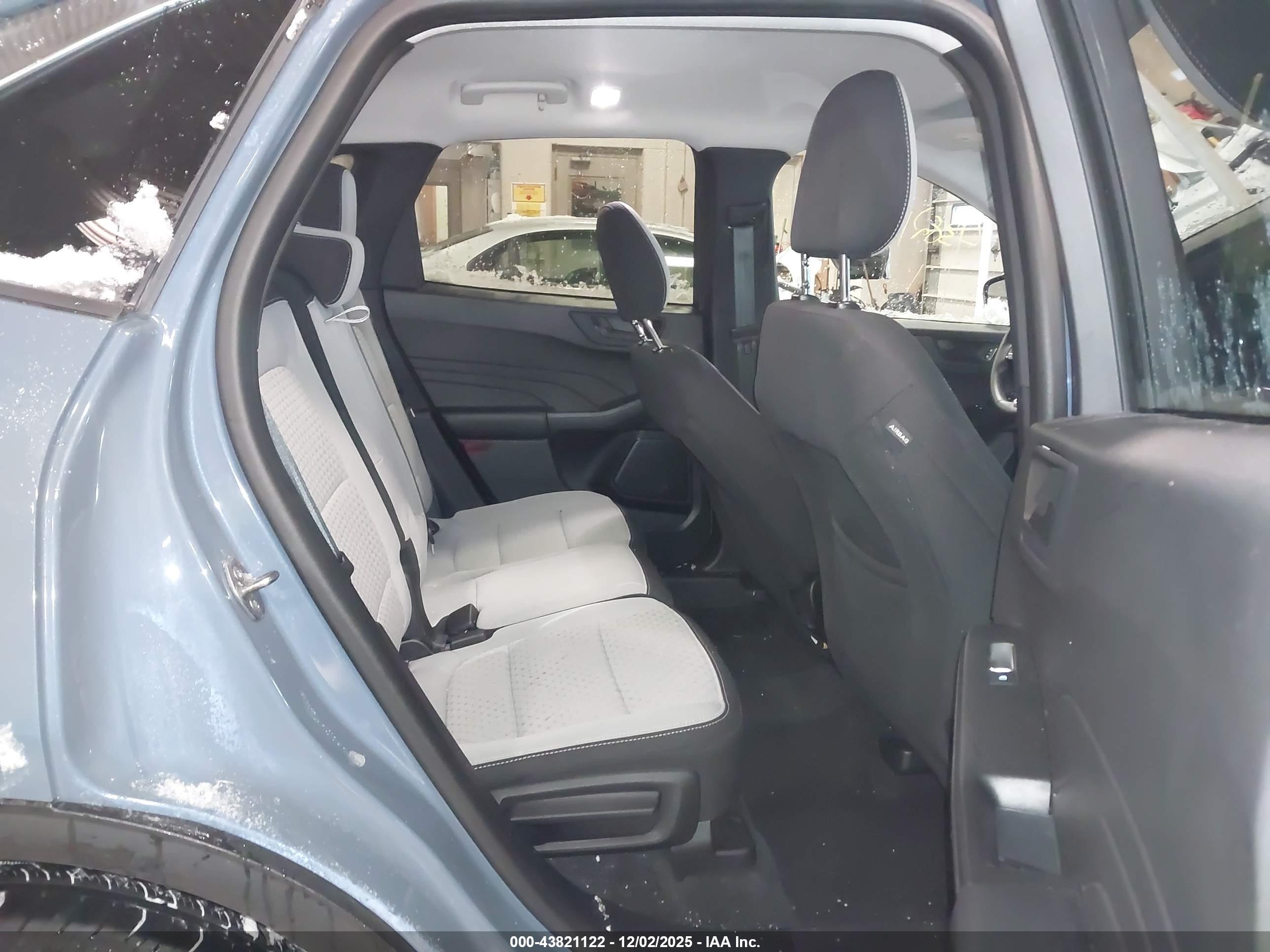 FORD ESCAPE image 8