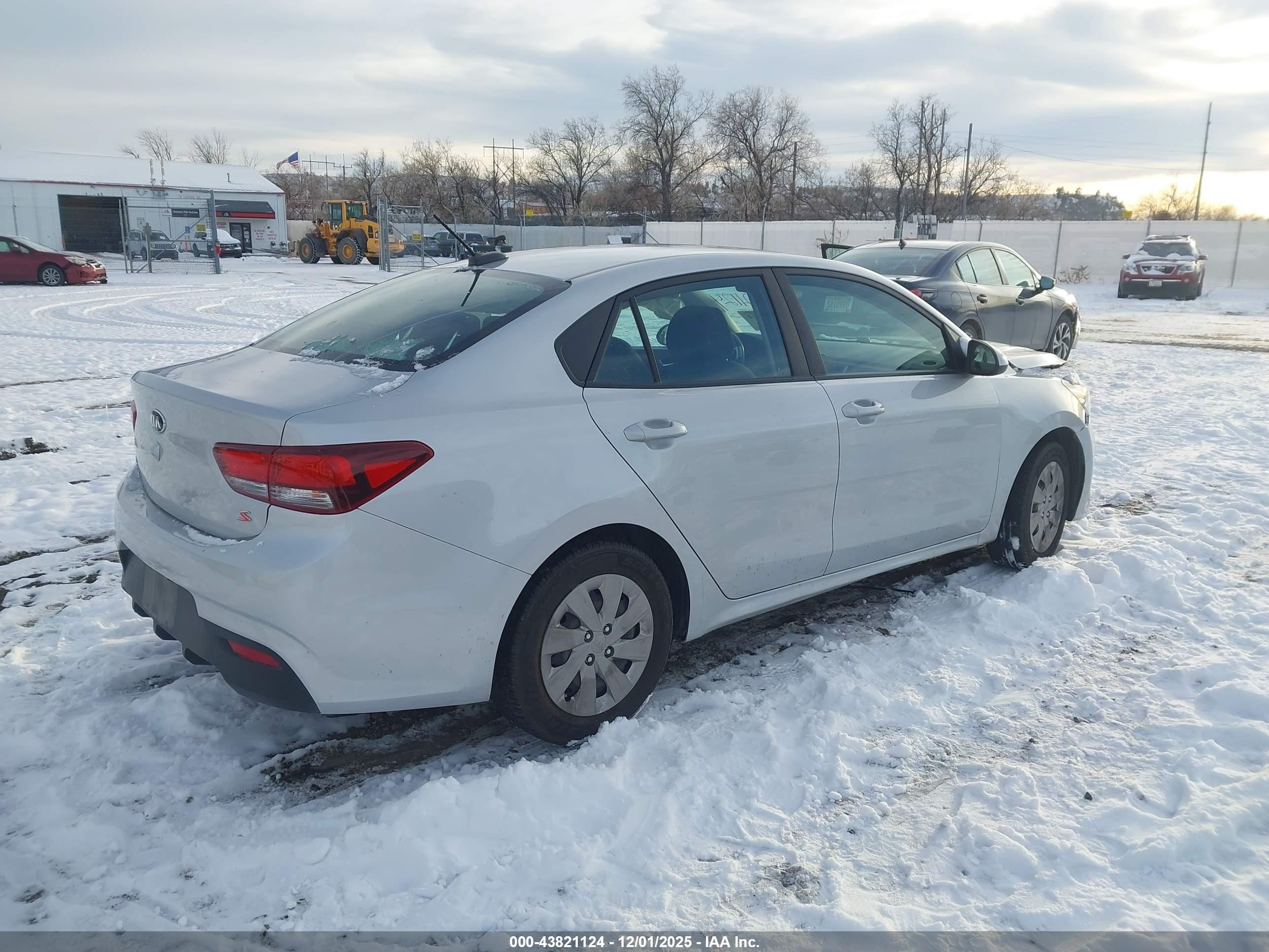 KIA RIO image 4