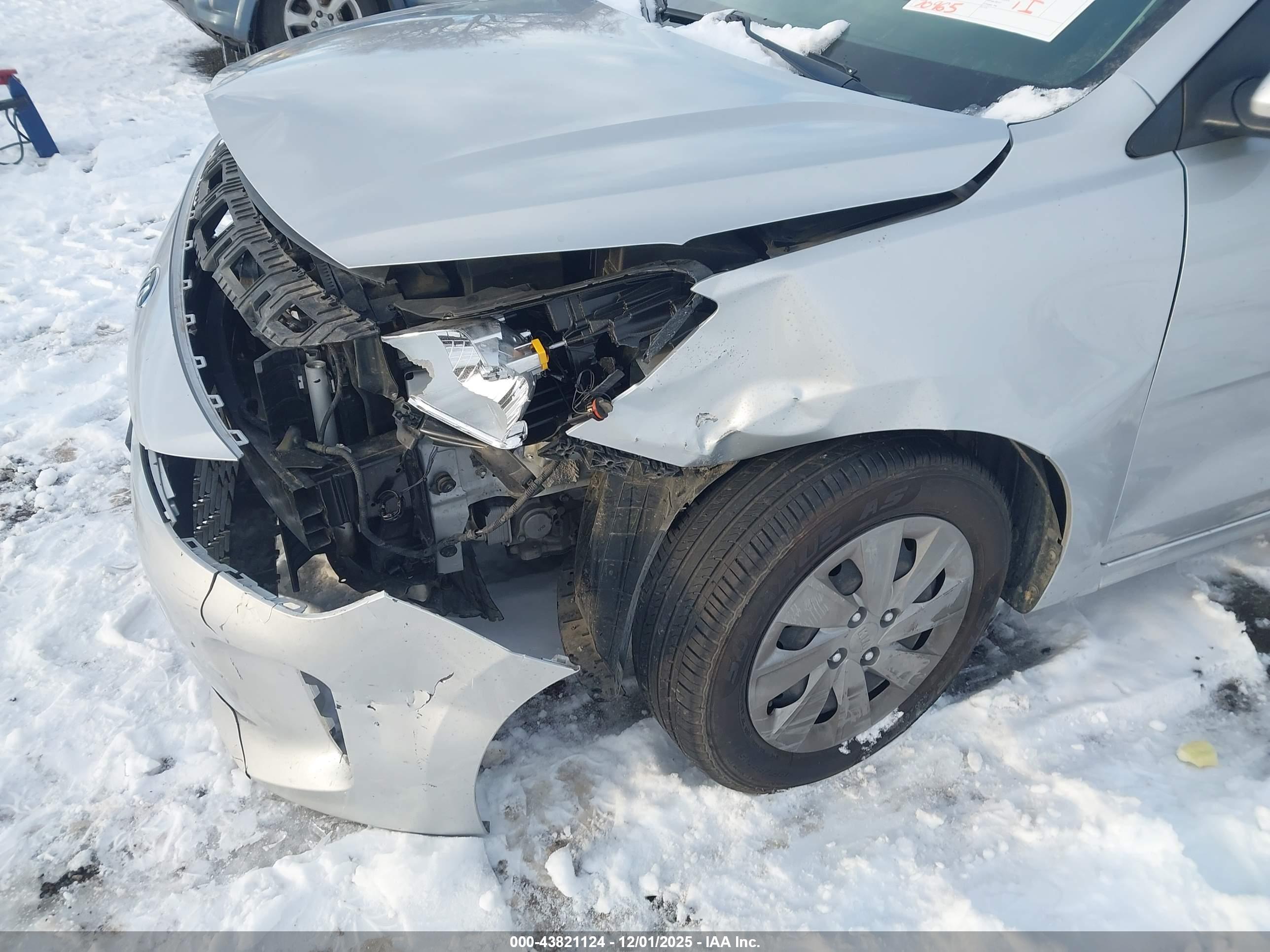 KIA RIO image 6