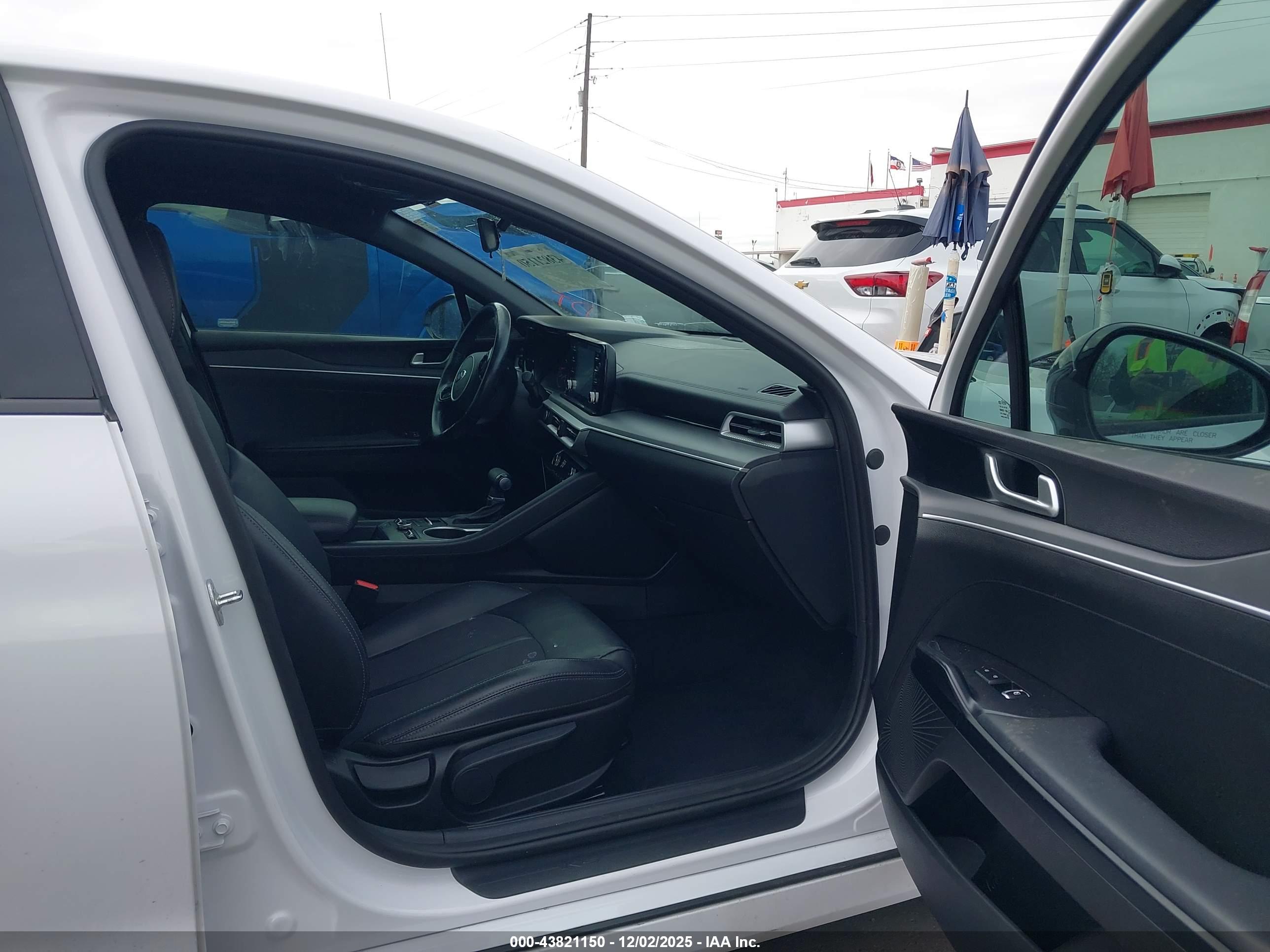KIA K5 image 5