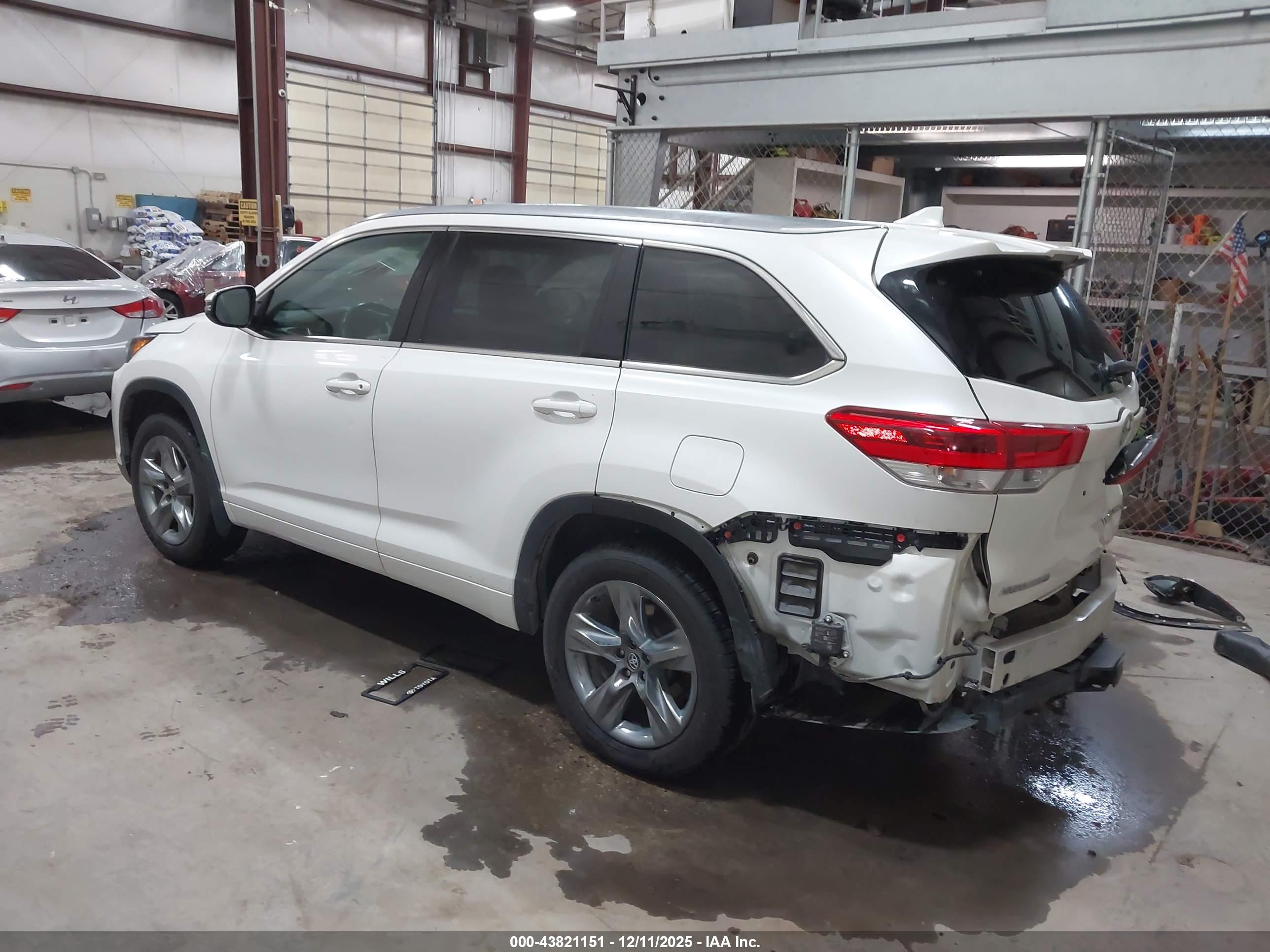 TOYOTA HIGHLANDER image 3