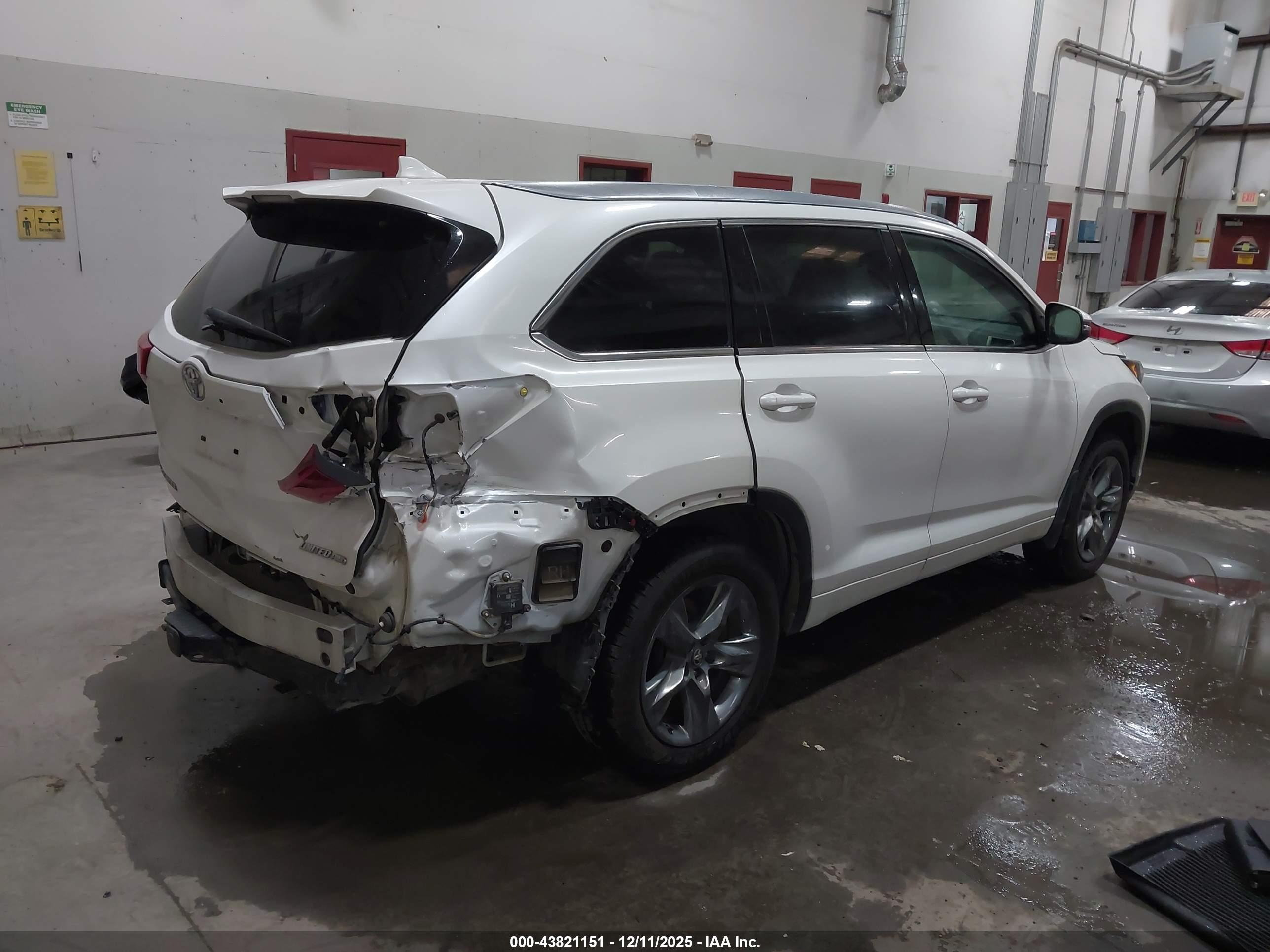 TOYOTA HIGHLANDER image 4