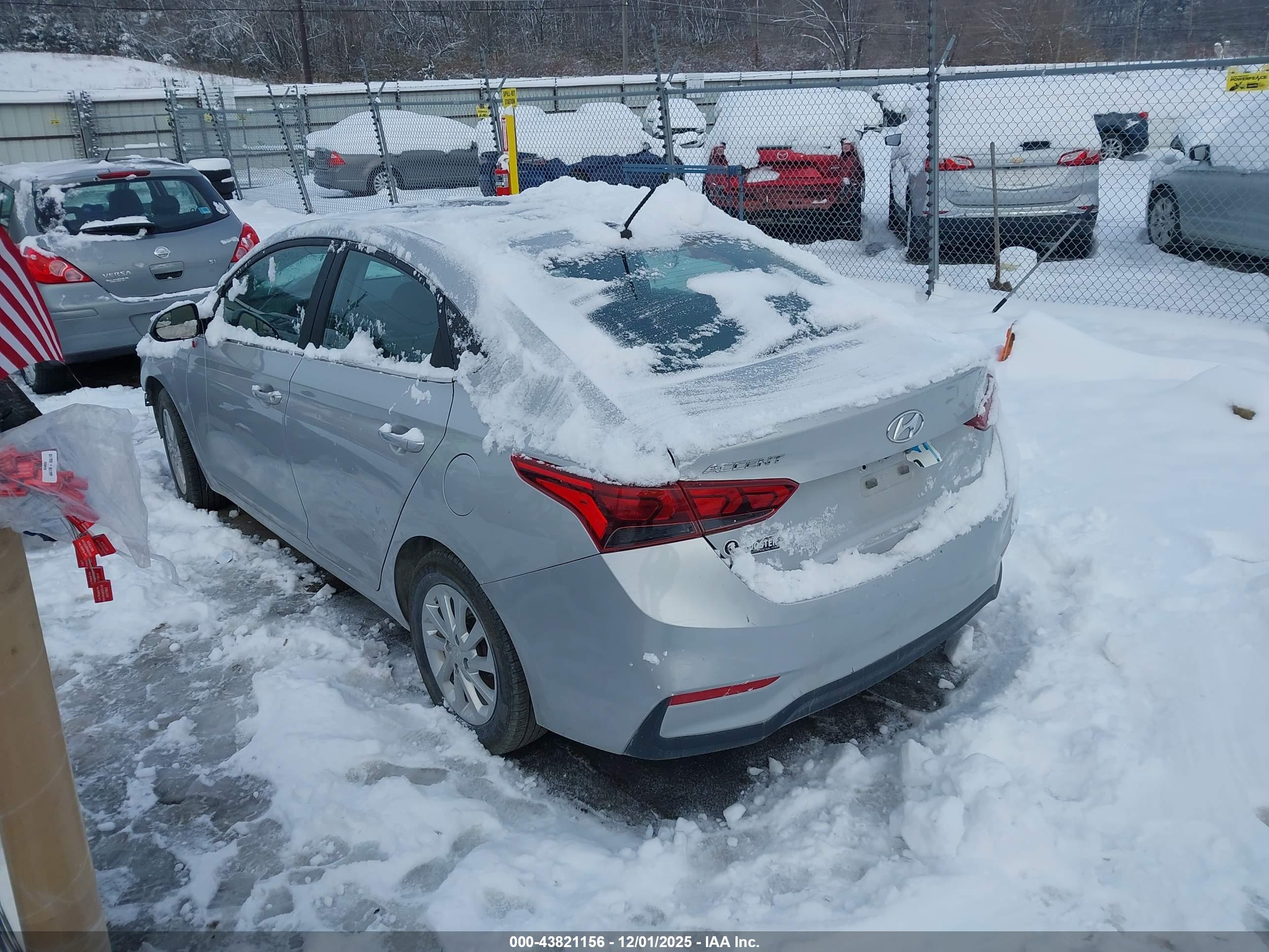 HYUNDAI ACCENT image 3
