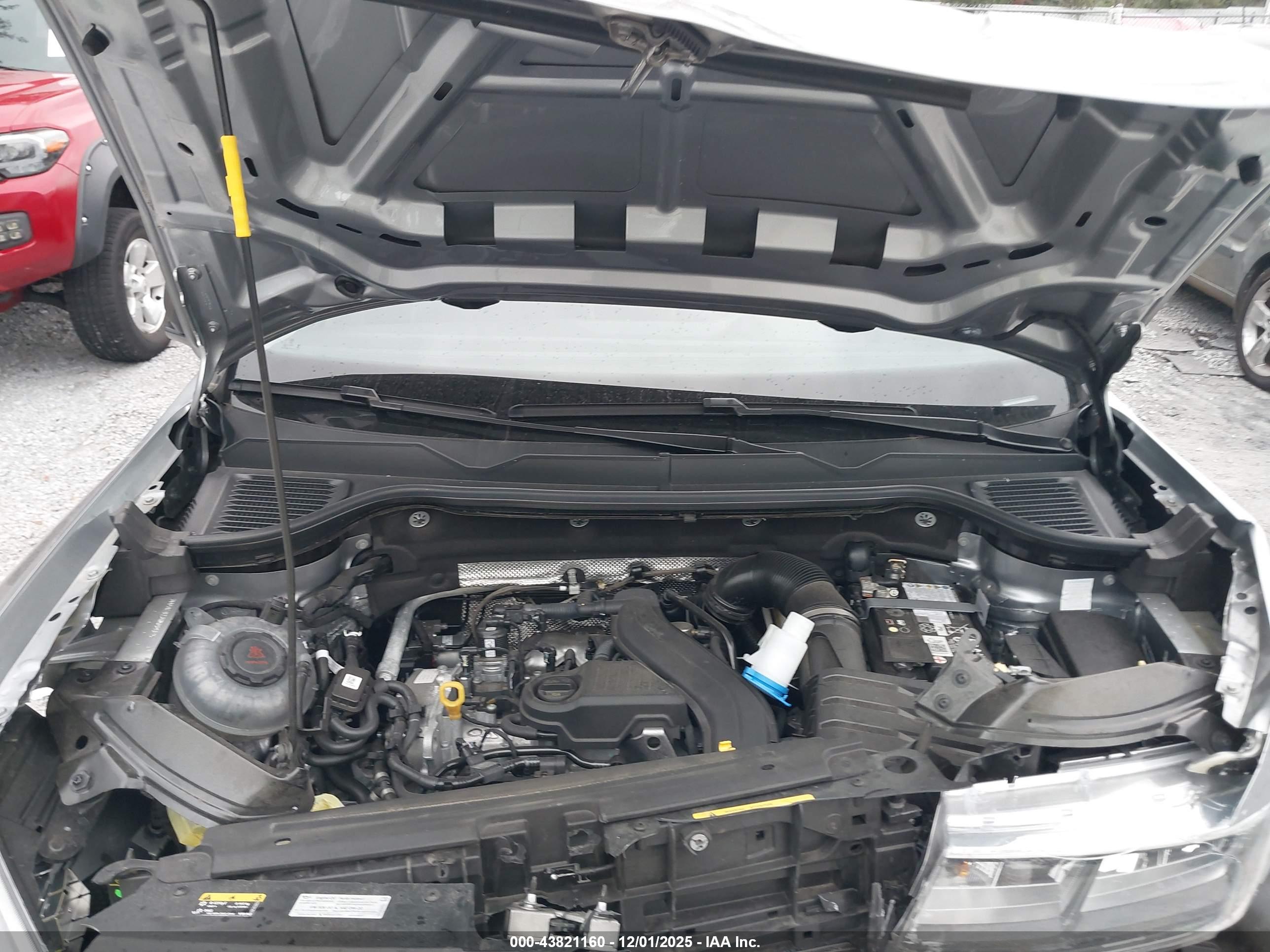 VOLKSWAGEN TAOS image 10