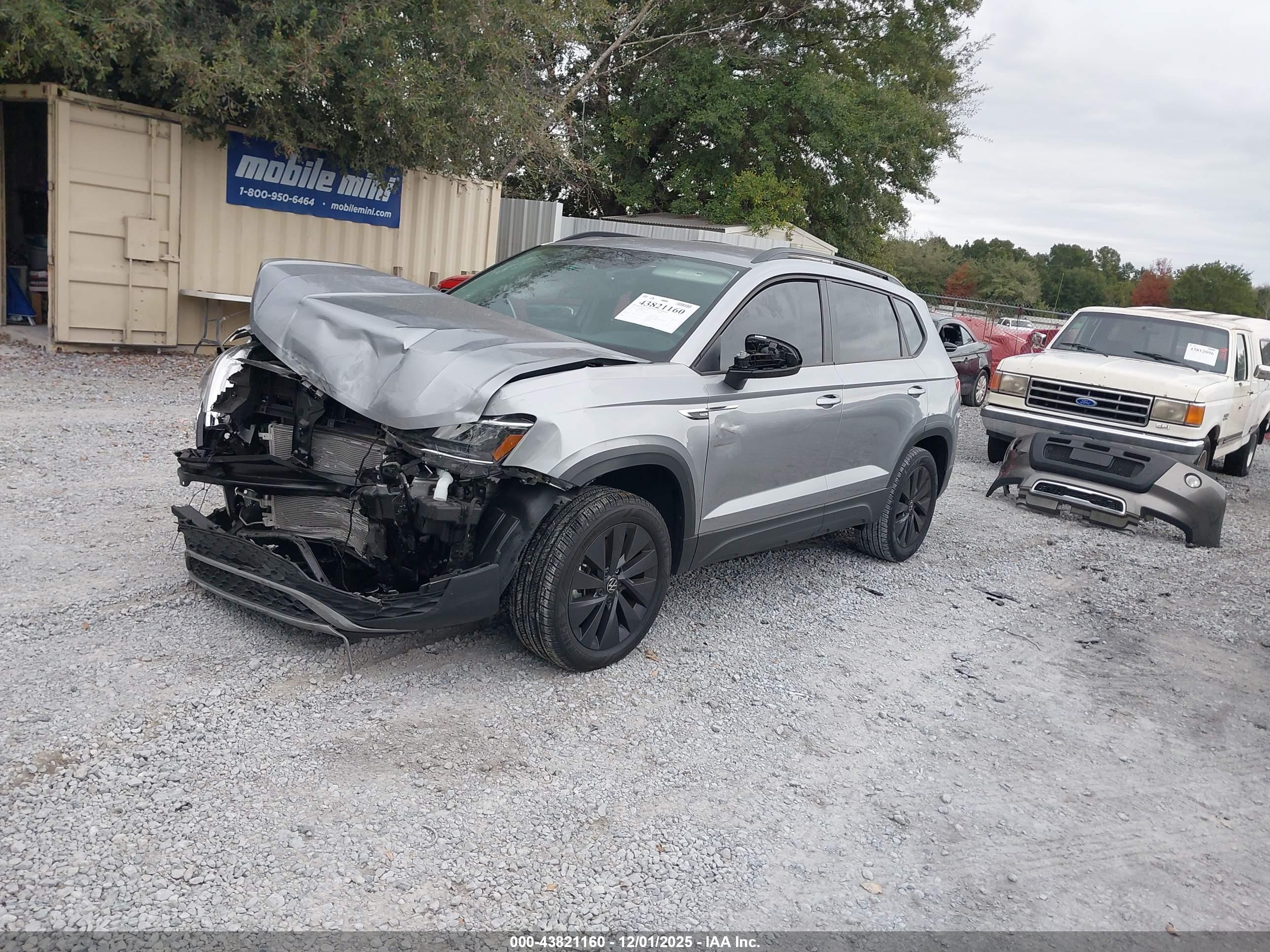 VOLKSWAGEN TAOS image 2