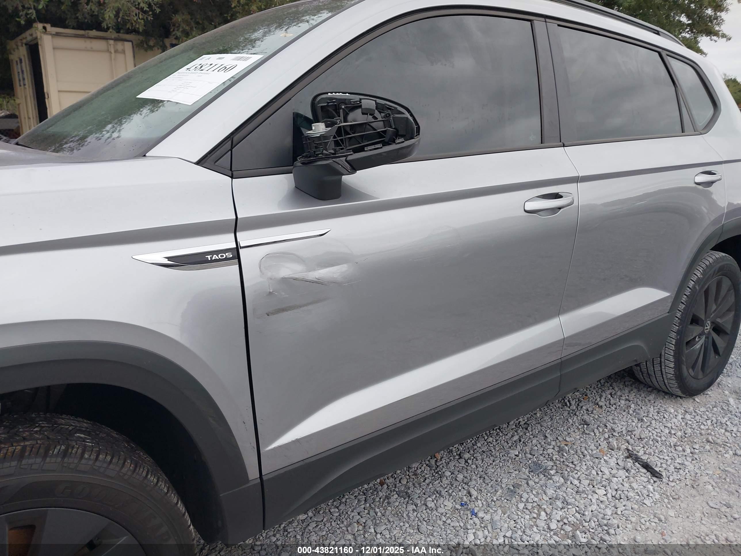 VOLKSWAGEN TAOS image 6