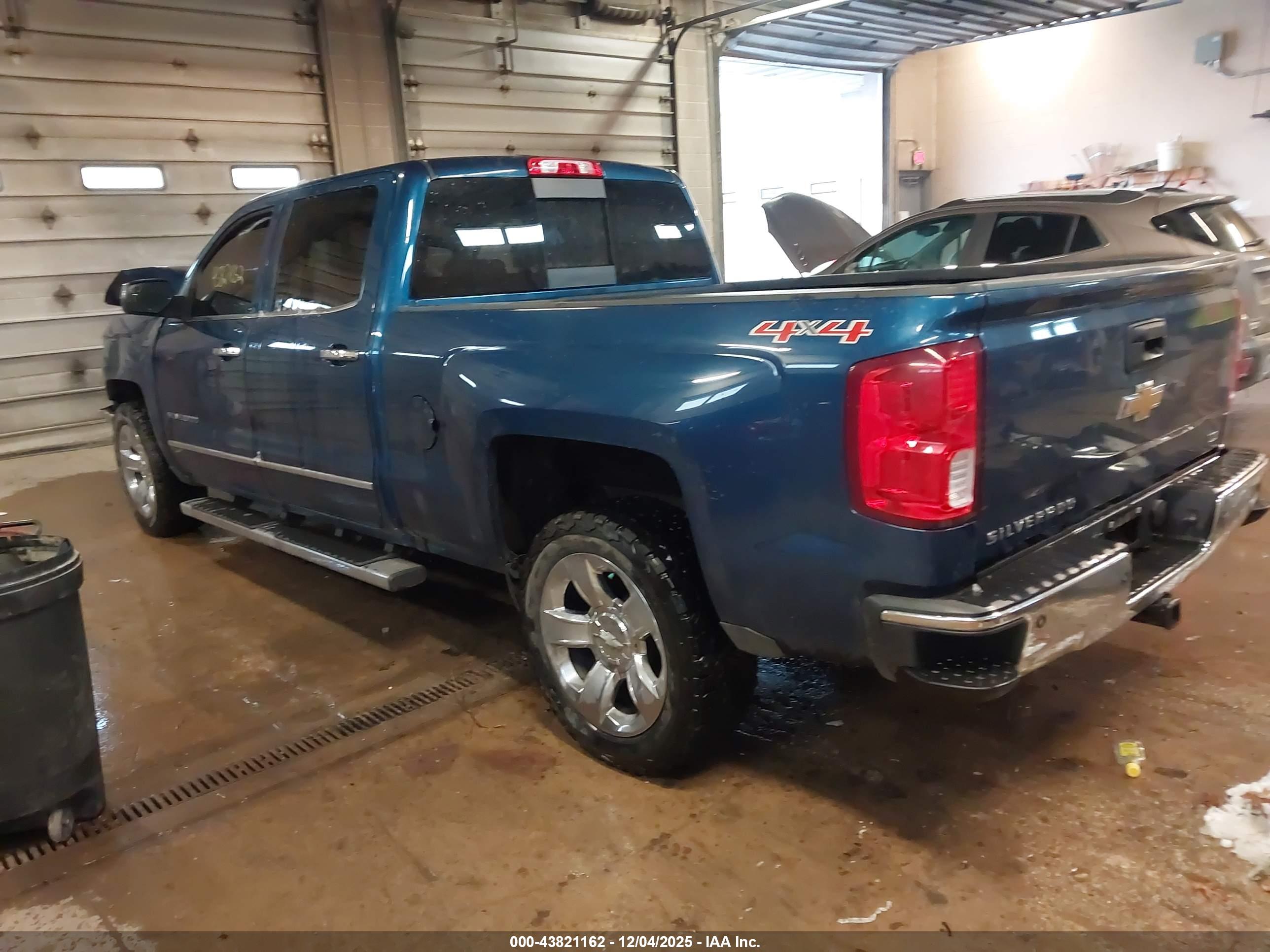 CHEVROLET SILVERADO image 3
