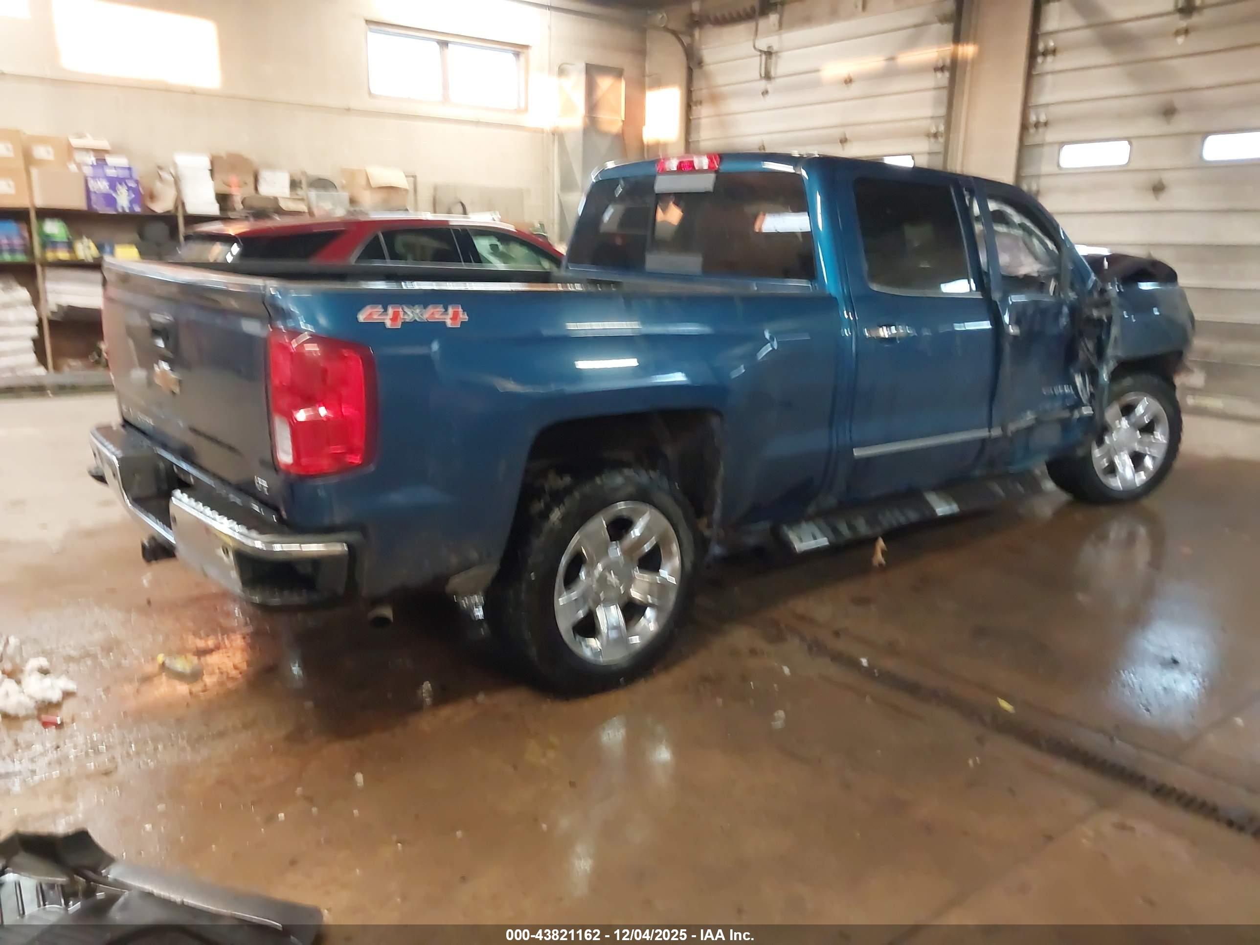 CHEVROLET SILVERADO image 4