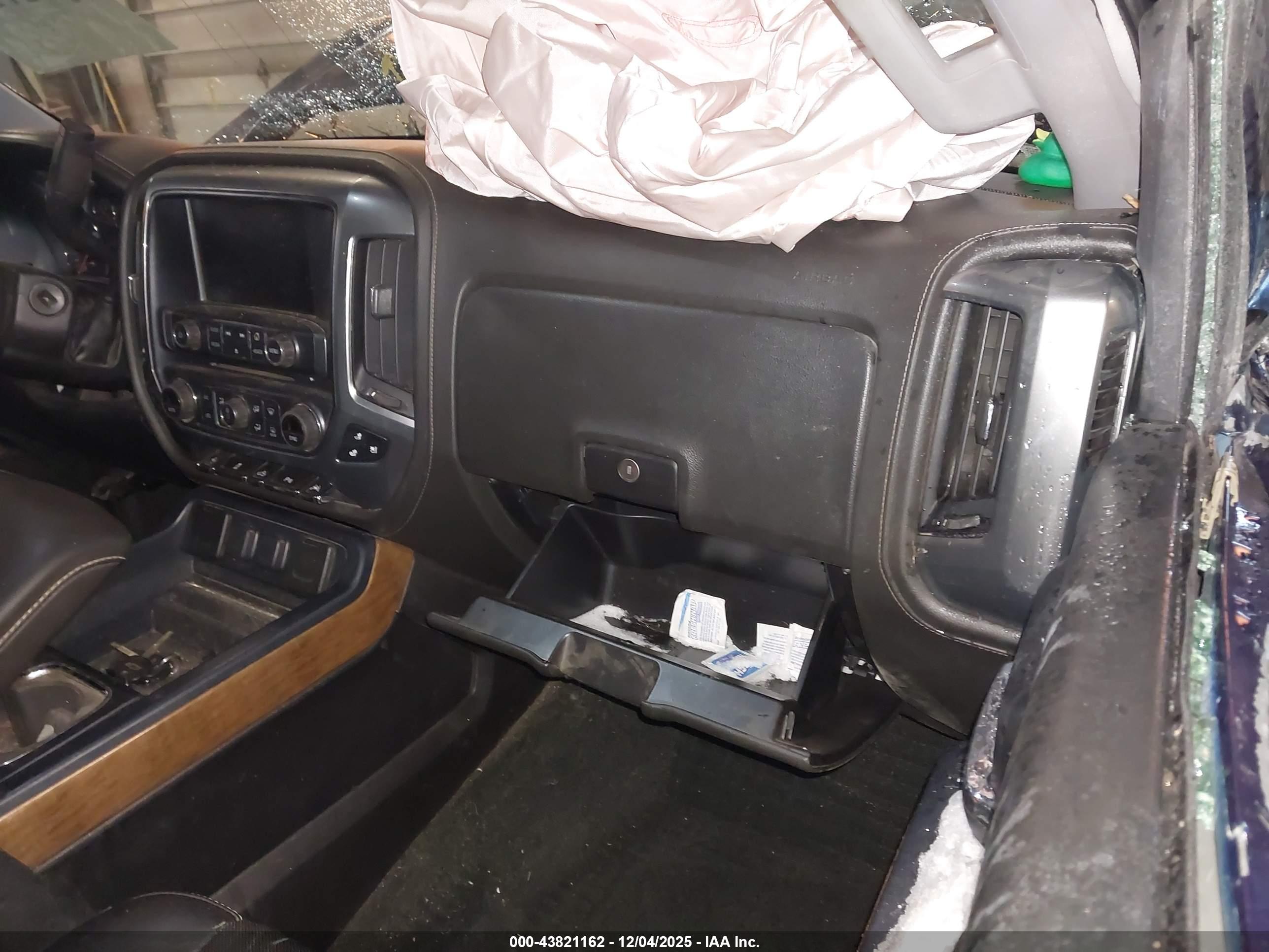 CHEVROLET SILVERADO image 5