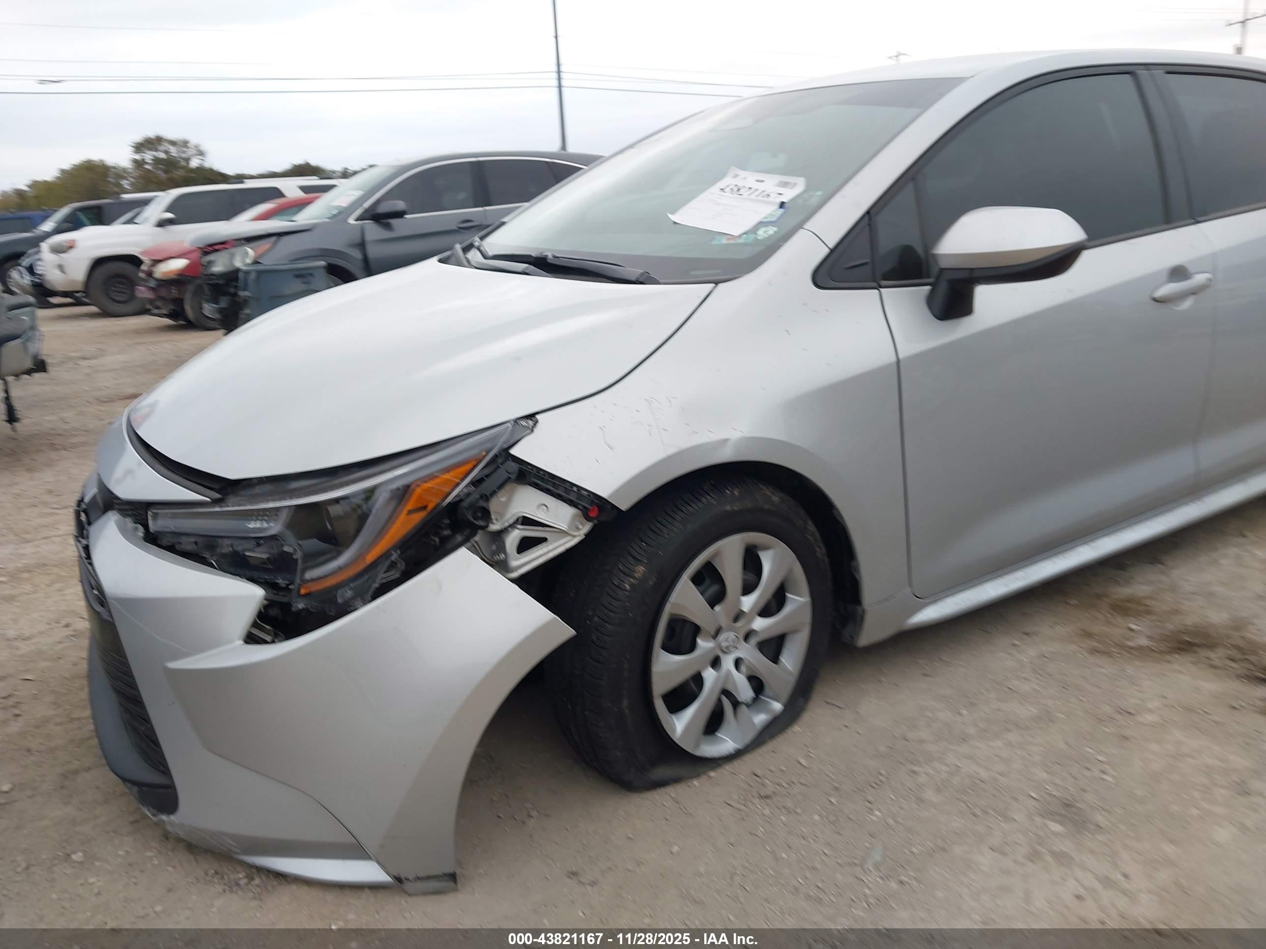 TOYOTA COROLLA image 6