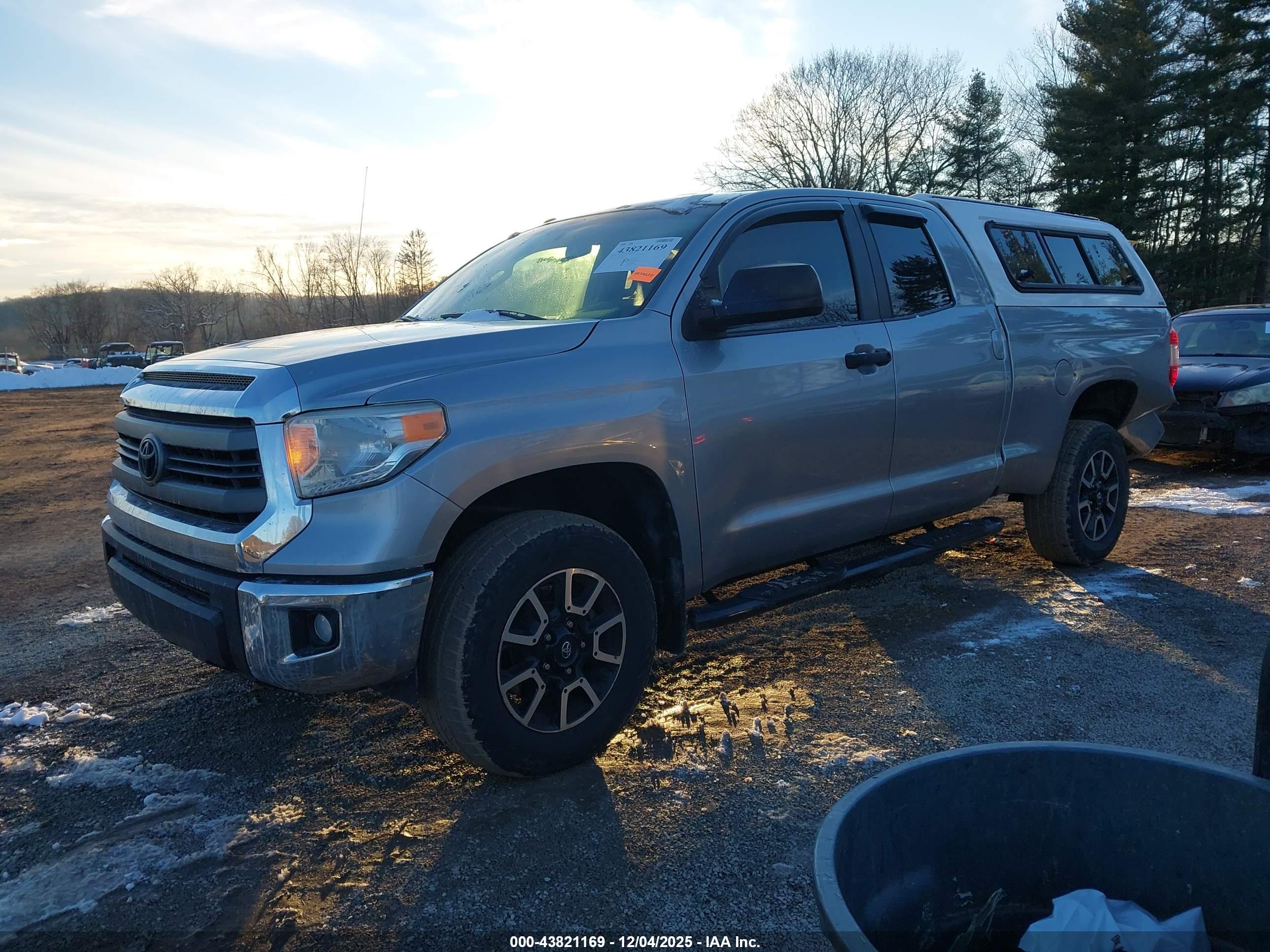 TOYOTA TUNDRA image 2