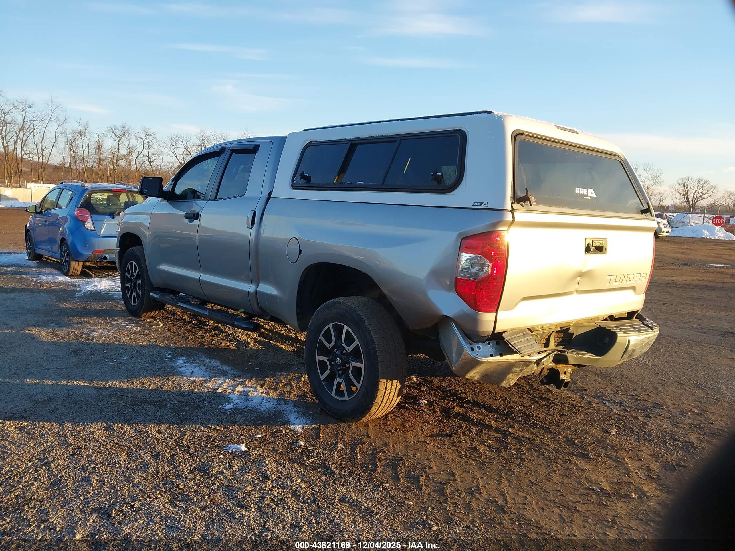 TOYOTA TUNDRA image 3