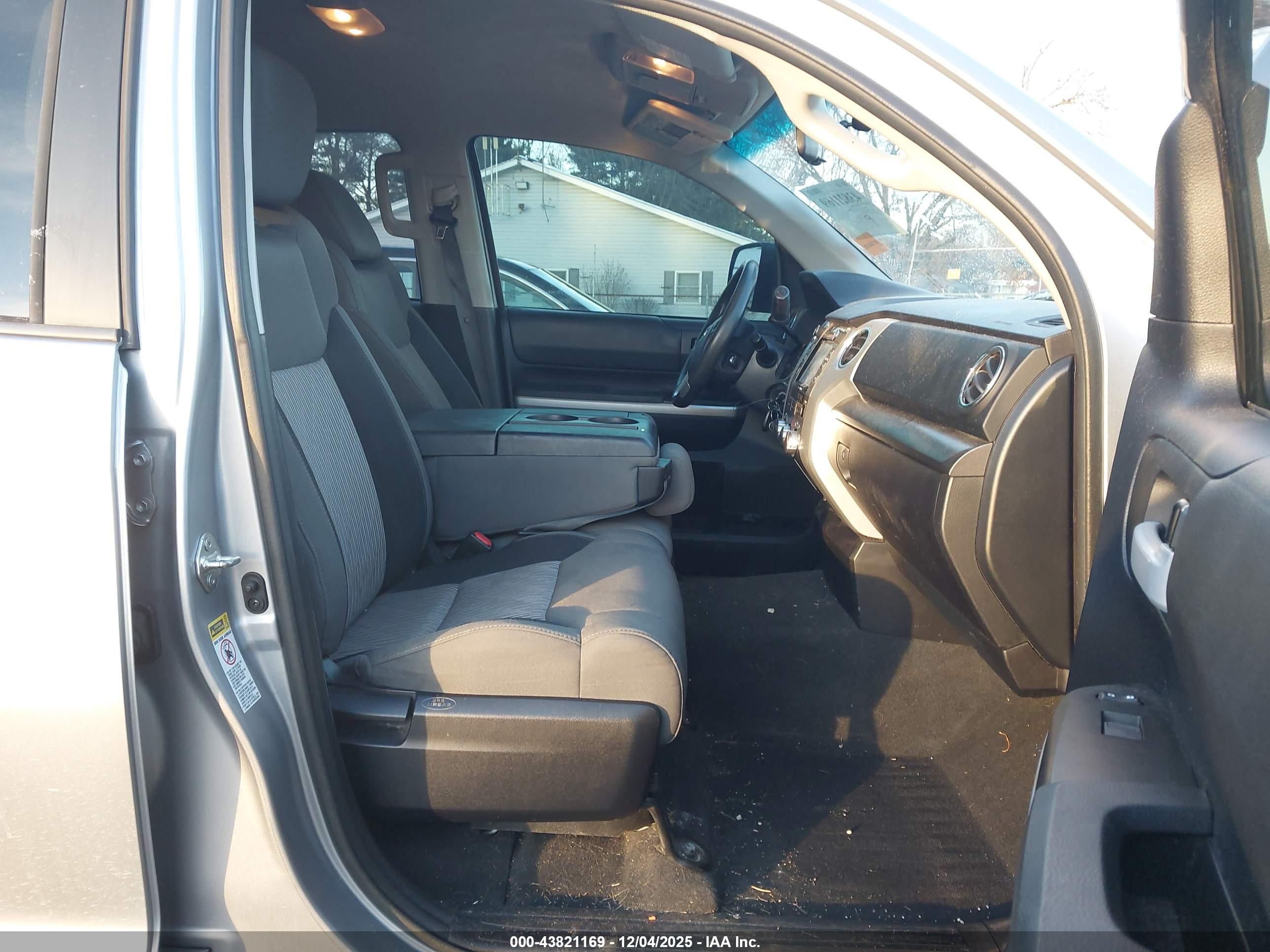 TOYOTA TUNDRA image 5